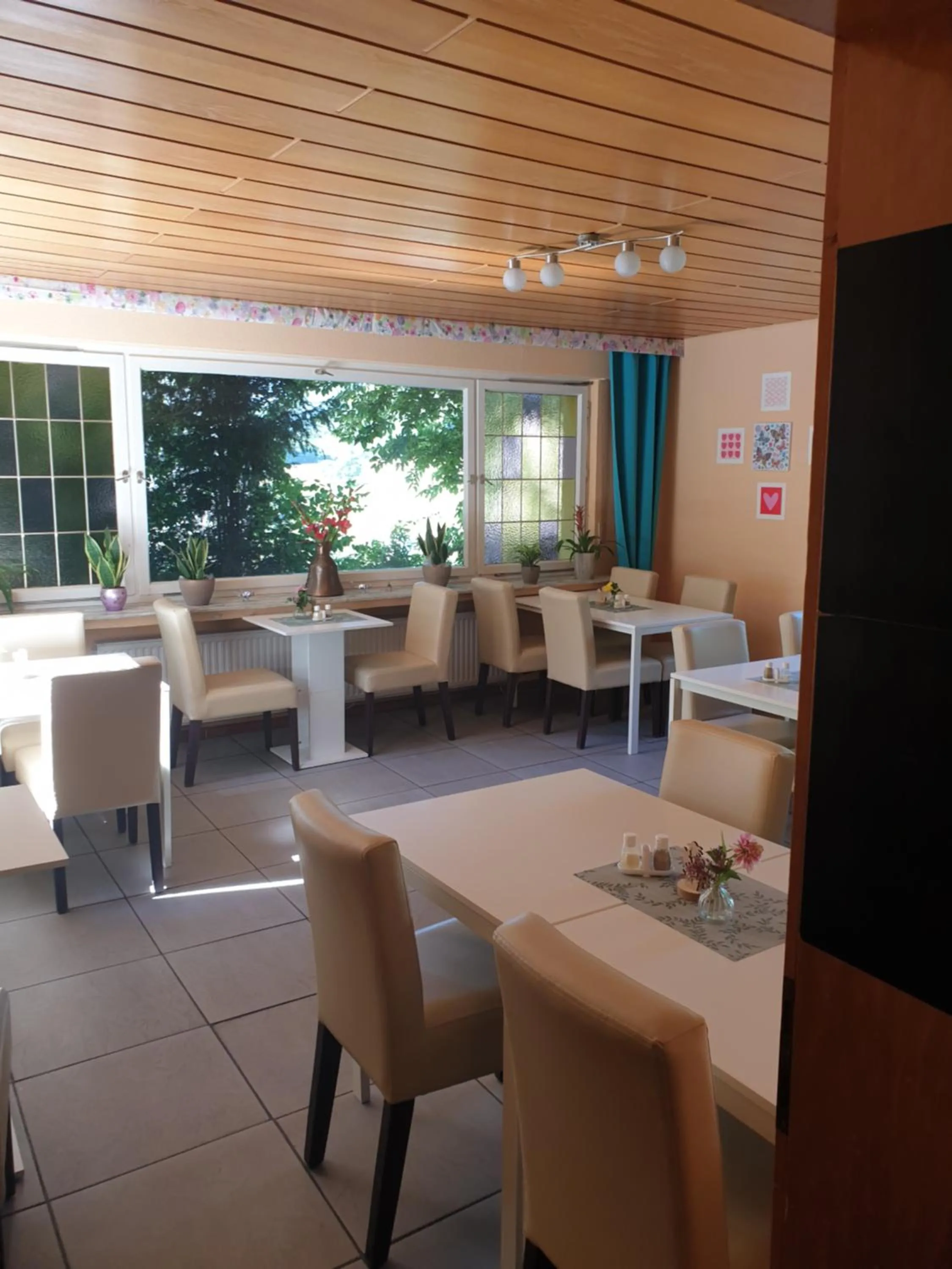 Dining area in Famile Hotel Kameleon