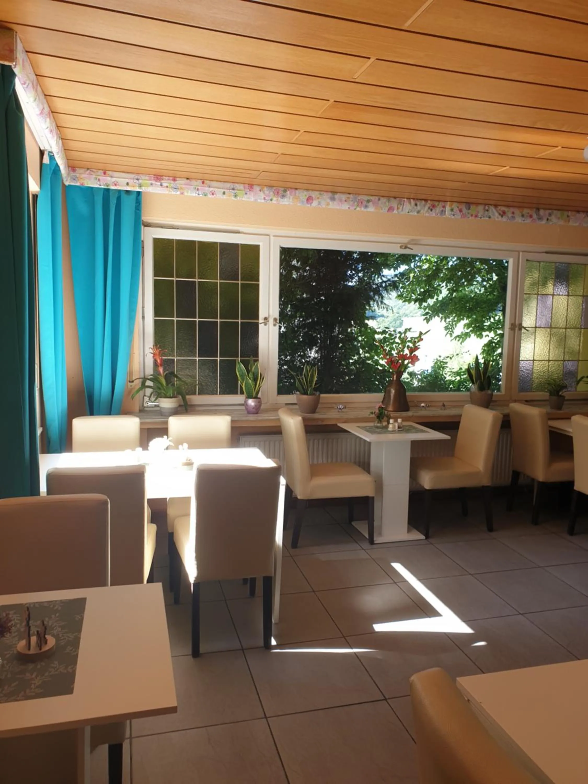 Breakfast in Famile Hotel Kameleon