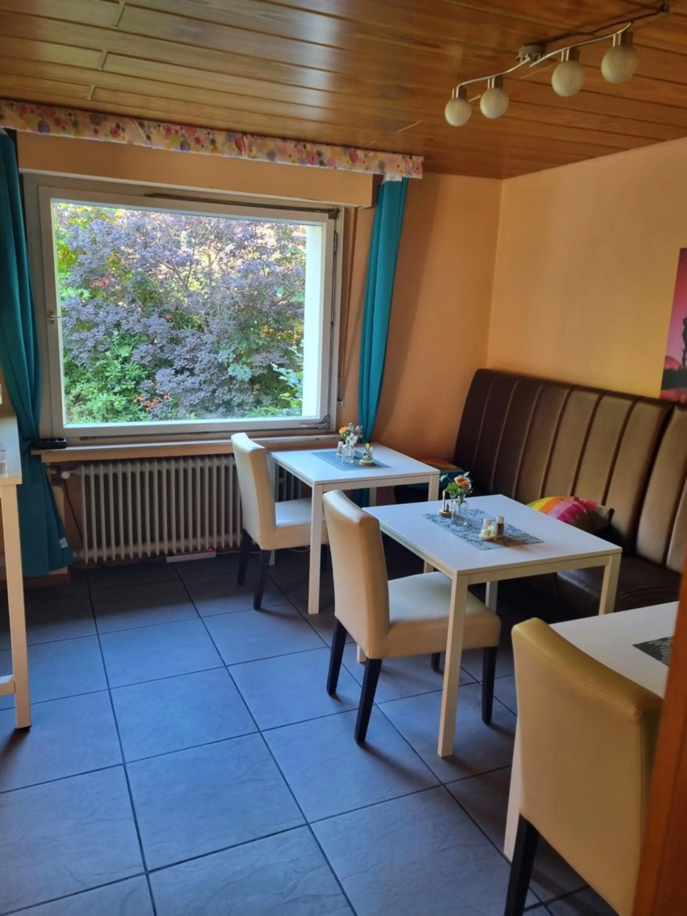 Breakfast in Famile Hotel Kameleon