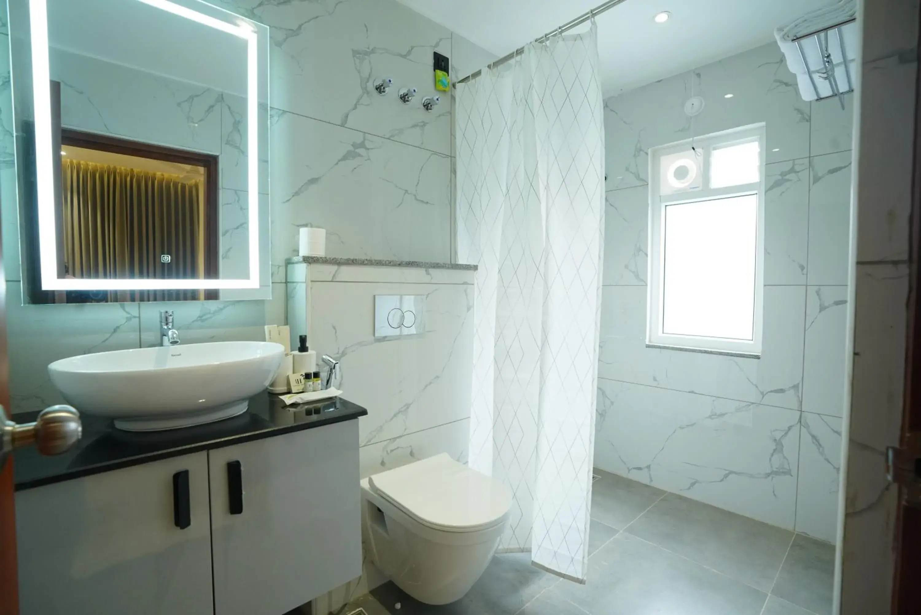 Superior King Room in Leonar Hotel Kokapet Superior King Room in Leonar Hotel Kokapet
