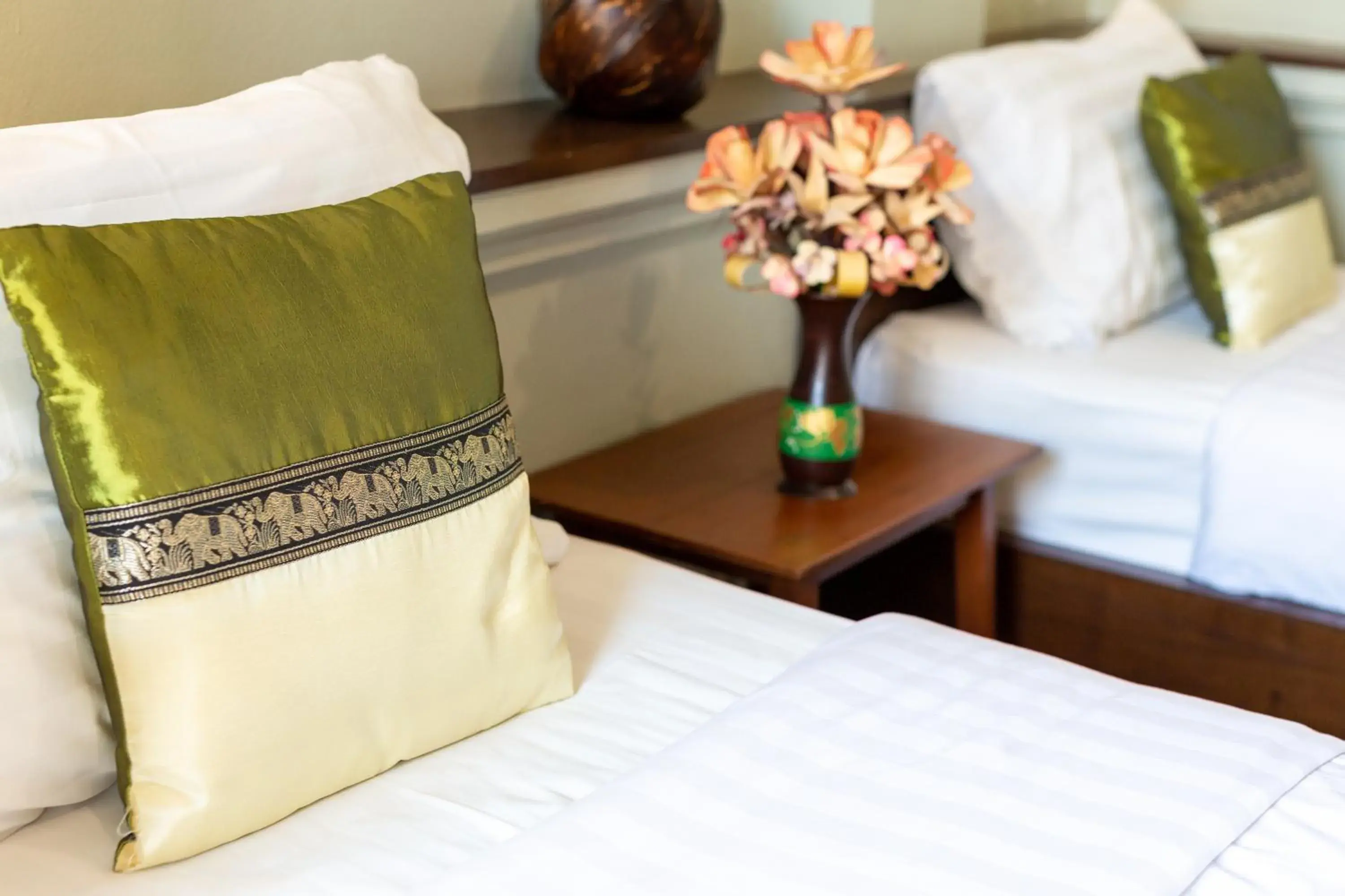 Deluxe Twin Room in Huen Hug Chiang Mai Deluxe Twin Room in Huen Hug Chiang Mai