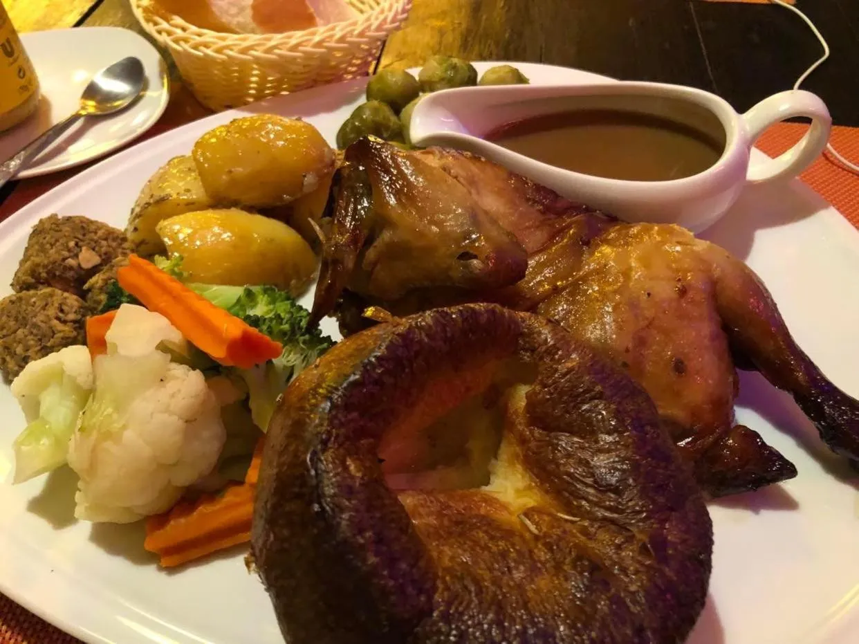 Restaurant/places to eat in Hideaway Guest House And Bar