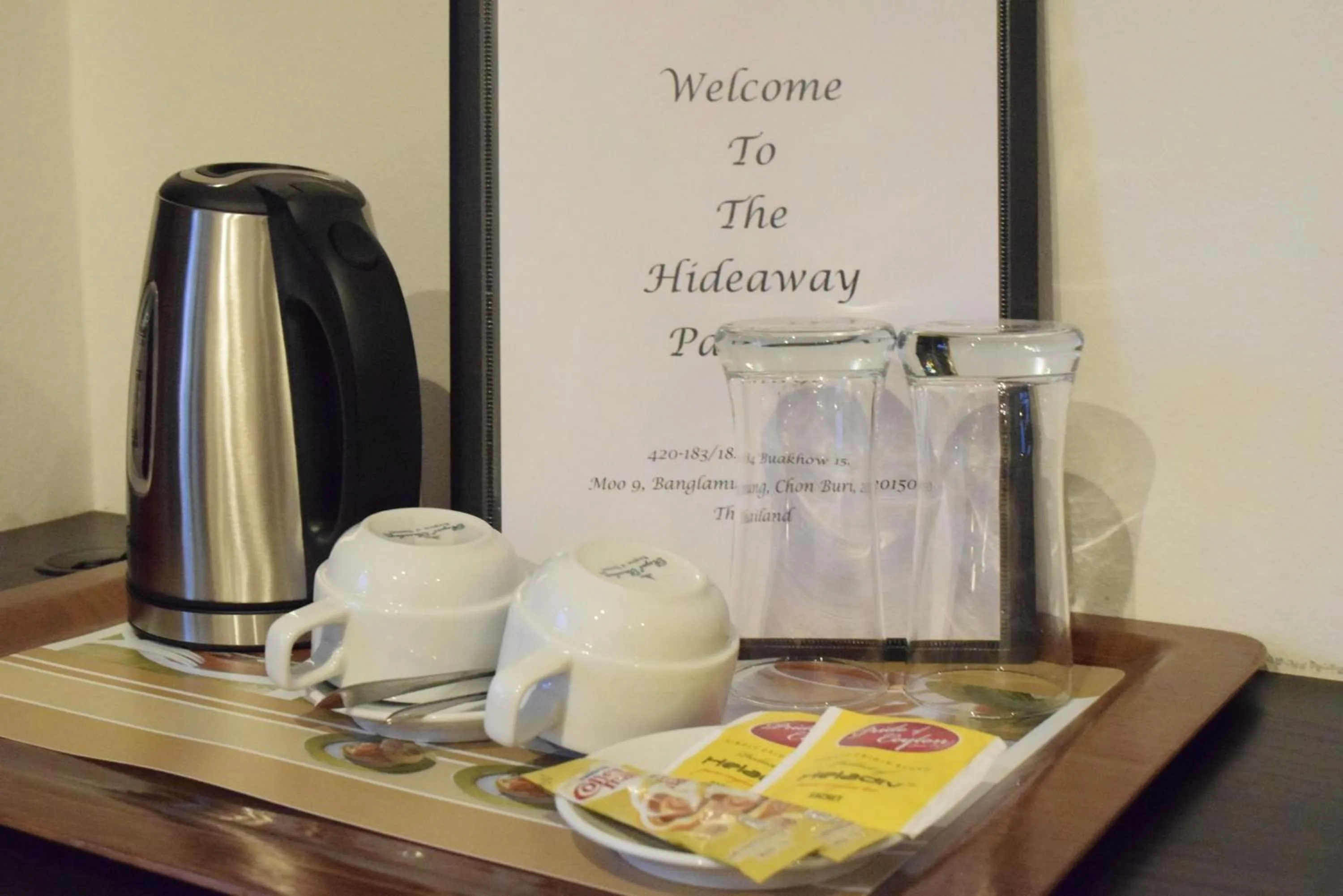 Hideaway Guest House And Bar