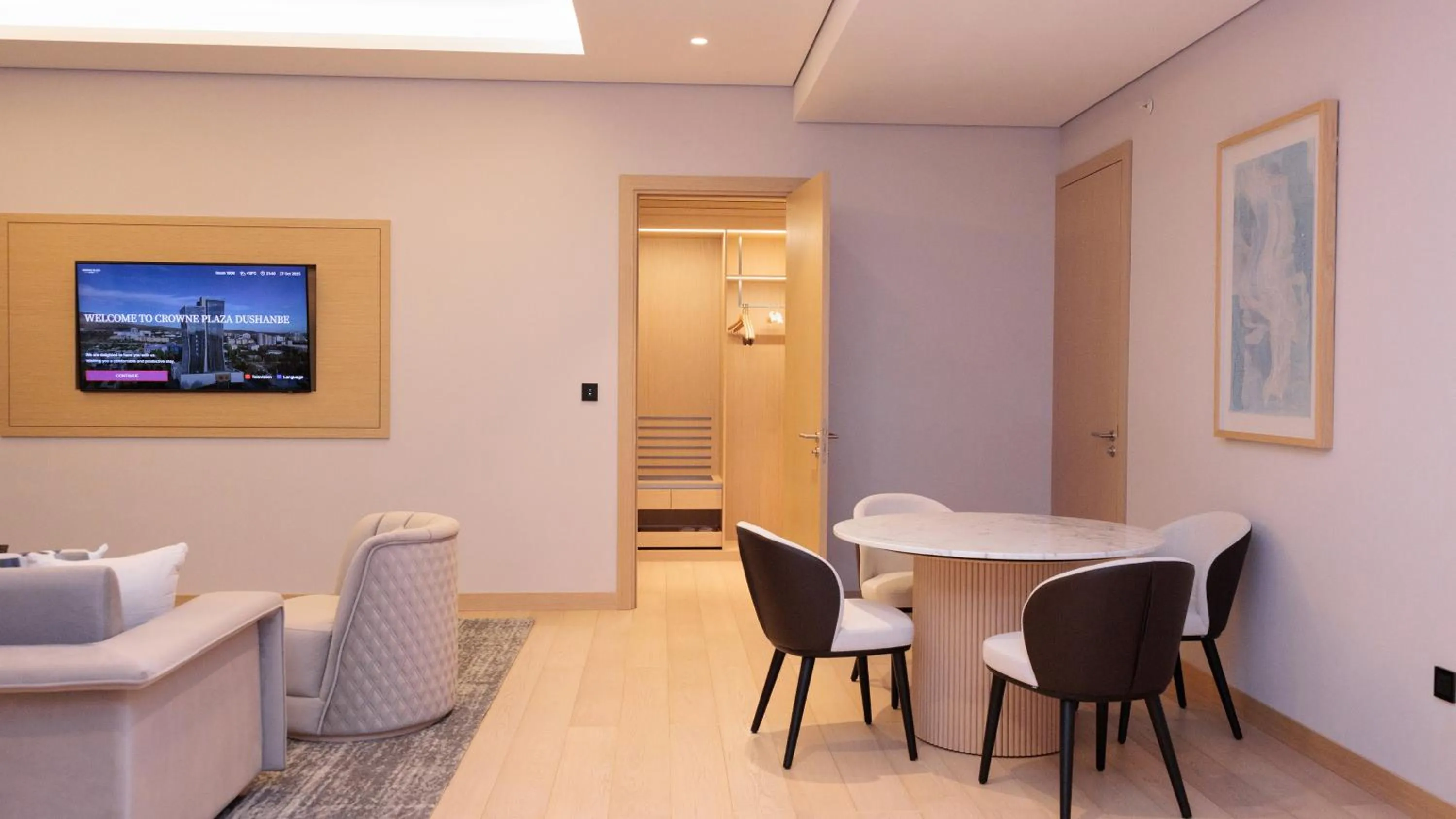 Living room in Crowne Plaza Dushanbe by IHG