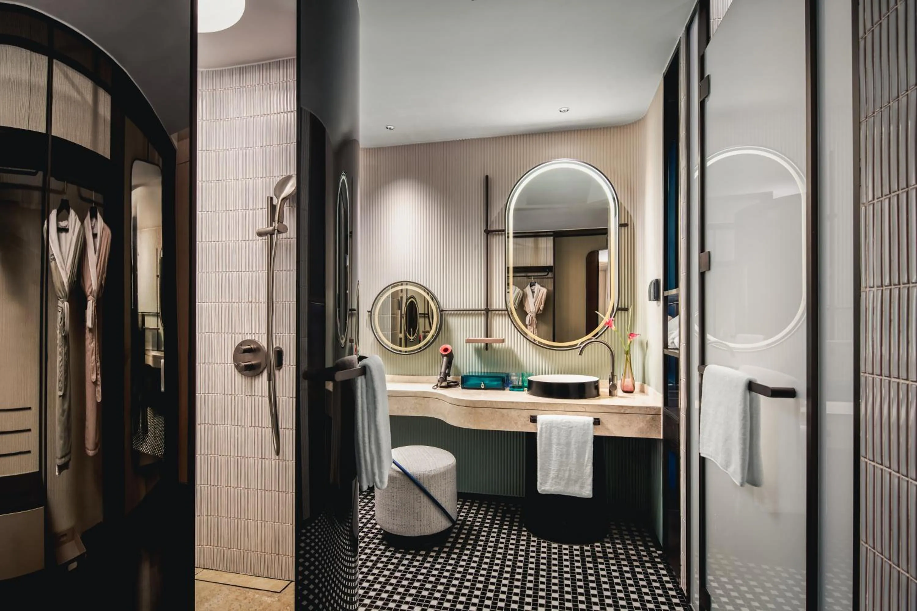 Photo of the whole room in Hotel Indigo Shanghai Harbour City