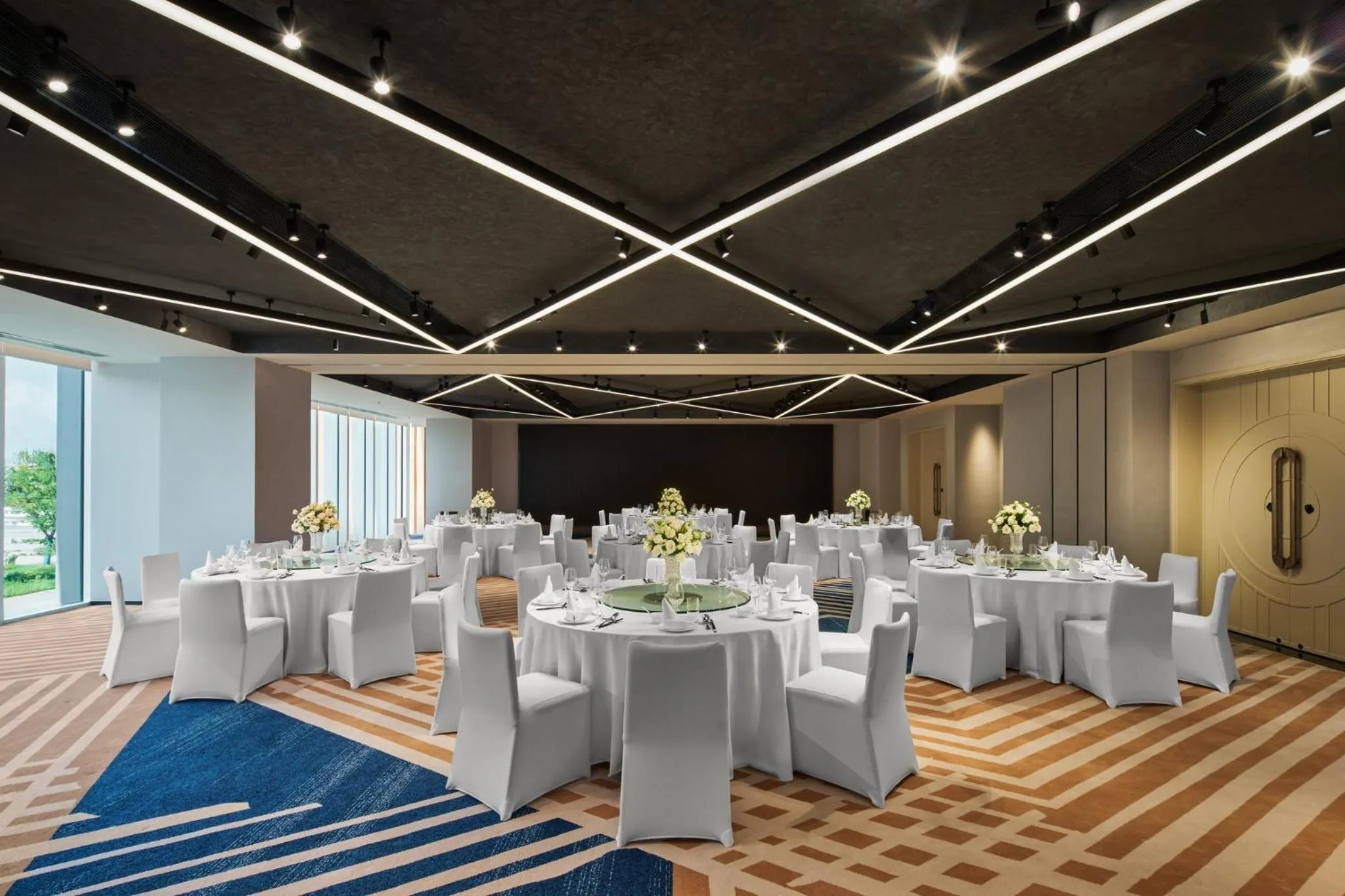 Meeting/conference room in Hotel Indigo Shanghai Harbour City