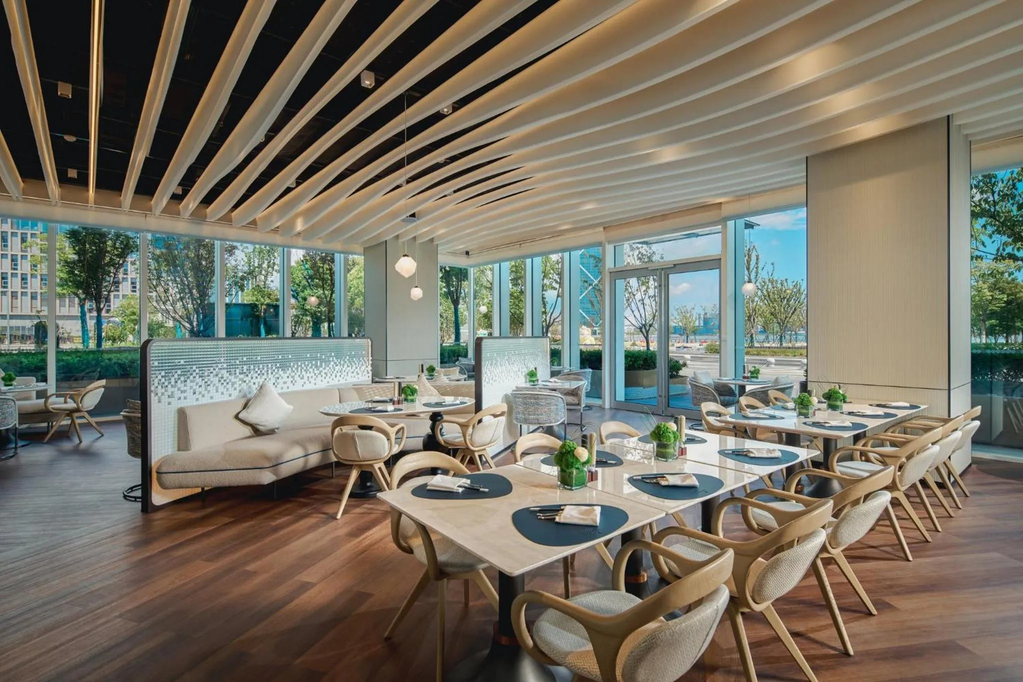 Restaurant/places to eat in Hotel Indigo Shanghai Harbour City