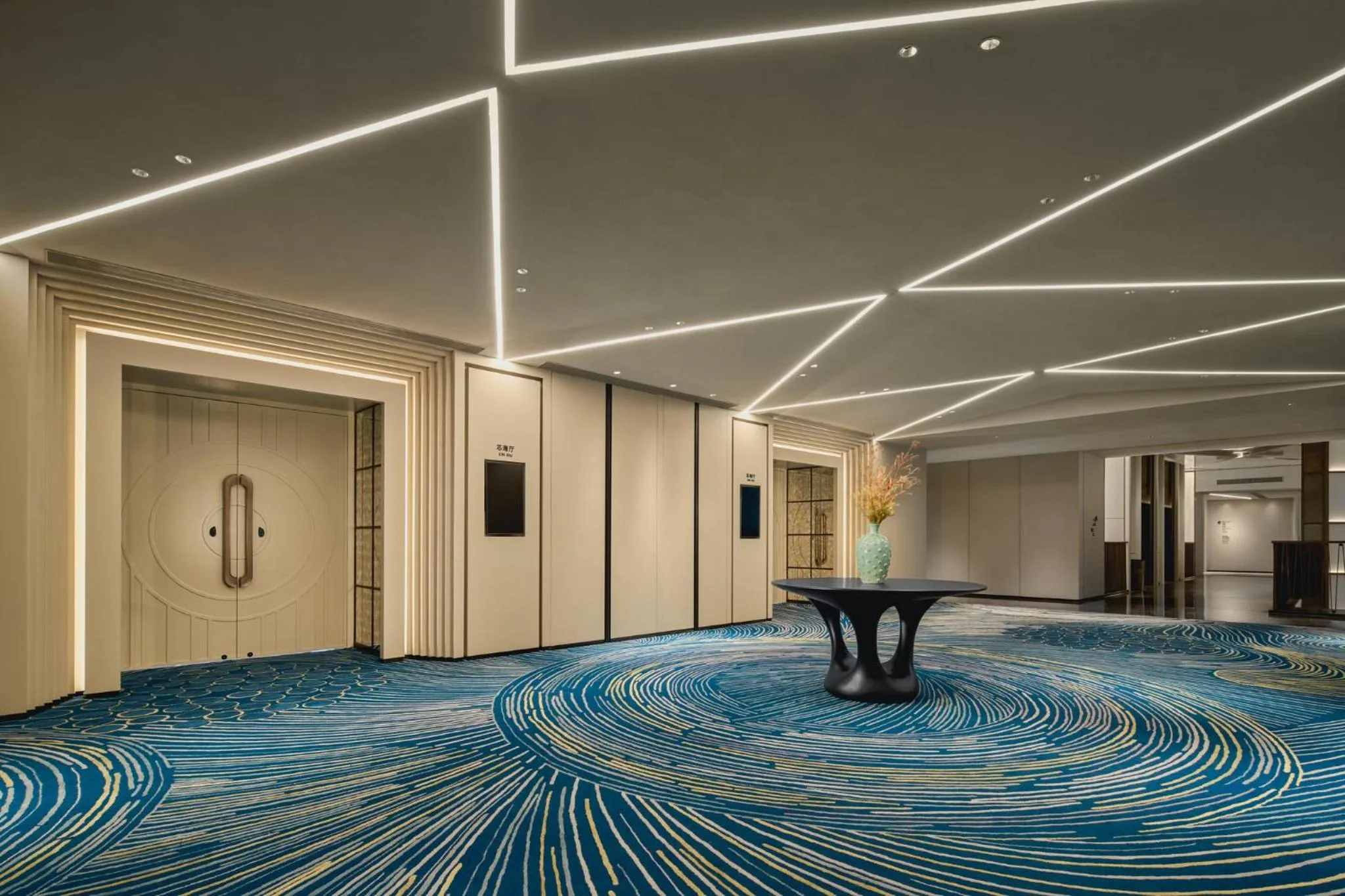 Meeting/conference room in Hotel Indigo Shanghai Harbour City