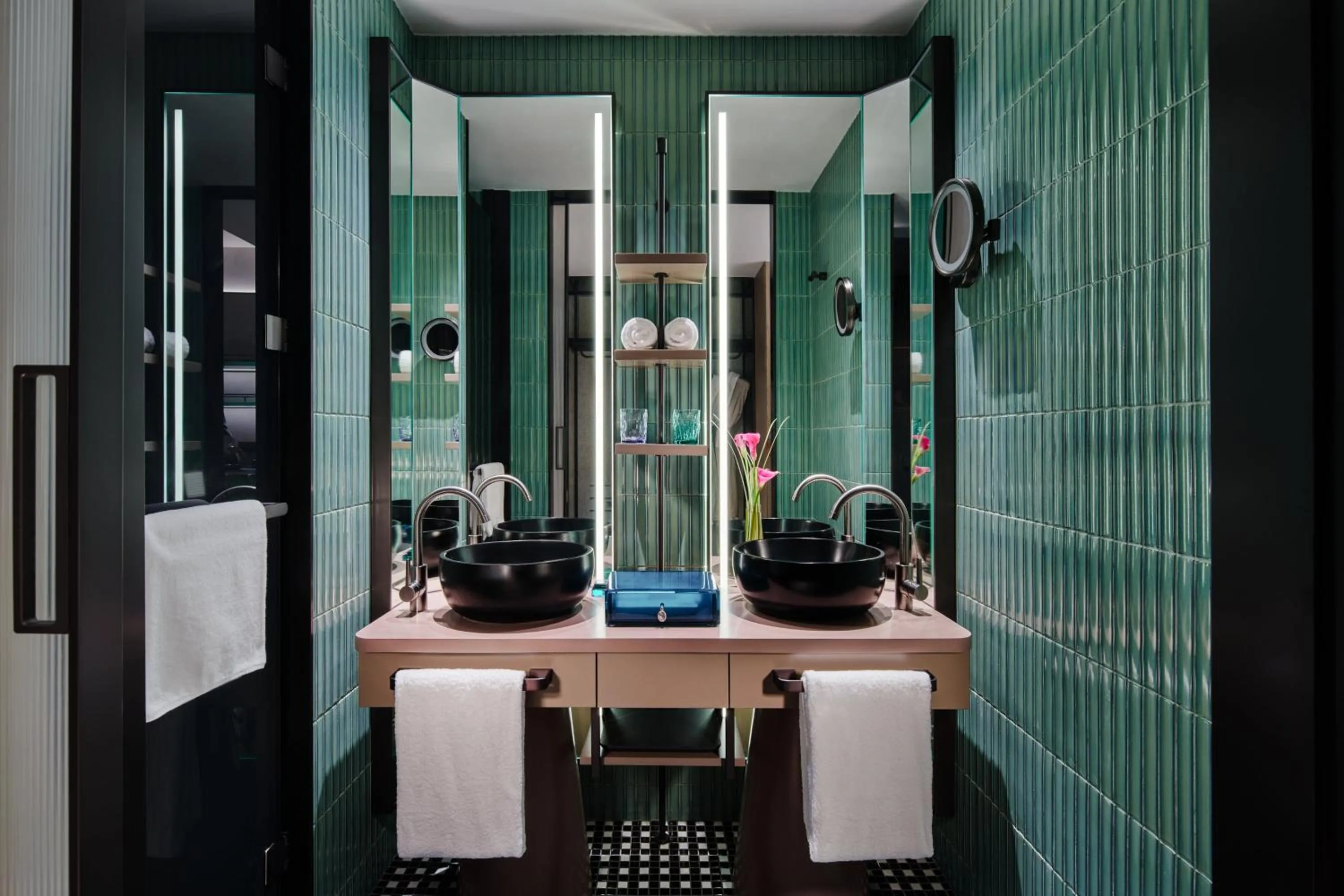 Photo of the whole room in Hotel Indigo Shanghai Harbour City