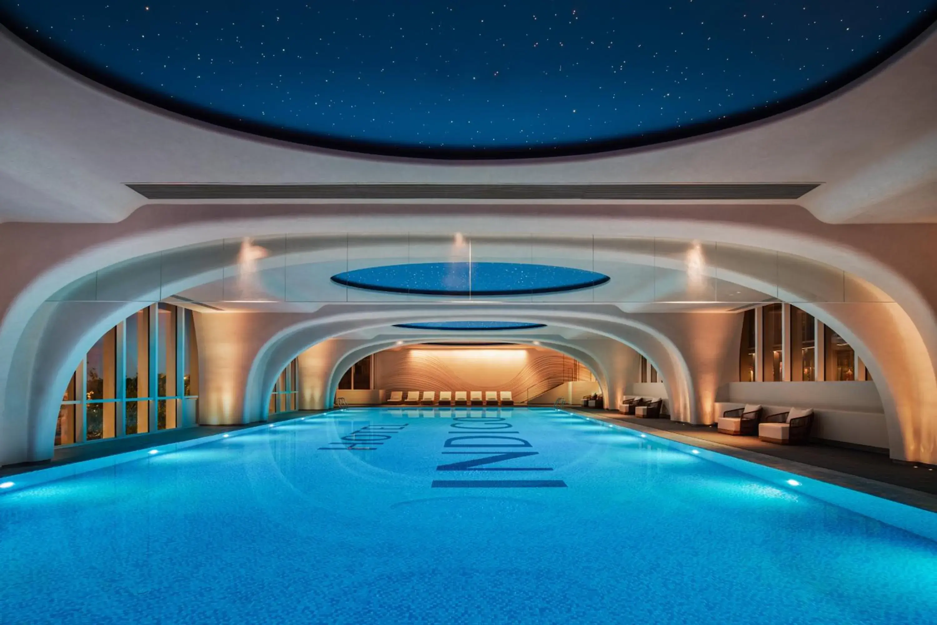 Swimming pool in Hotel Indigo Shanghai Harbour City Swimming pool in Hotel Indigo Shanghai Harbour City