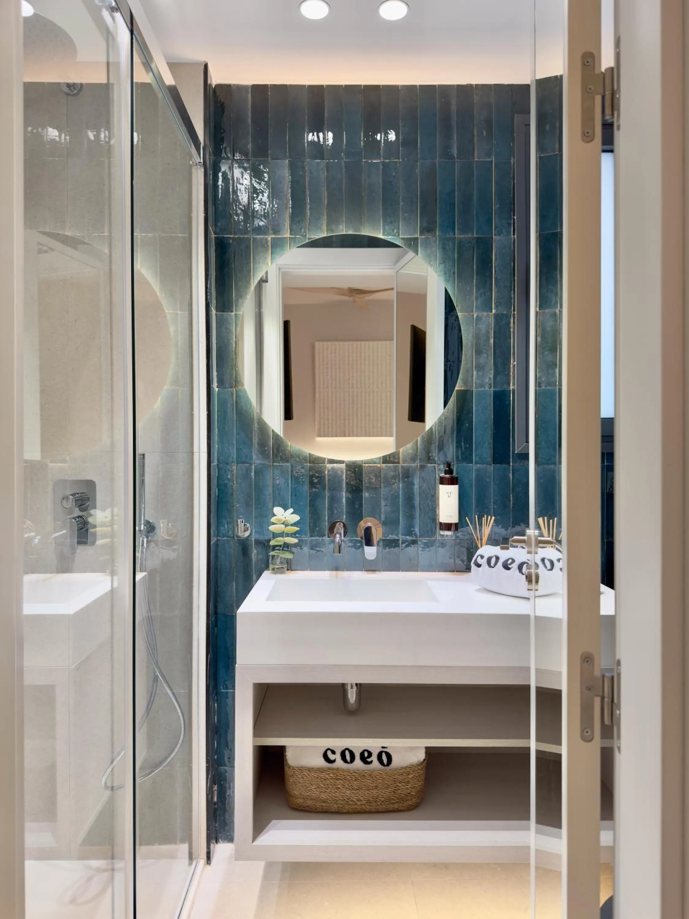 Shower in Coeo Frailes Design Apartments
