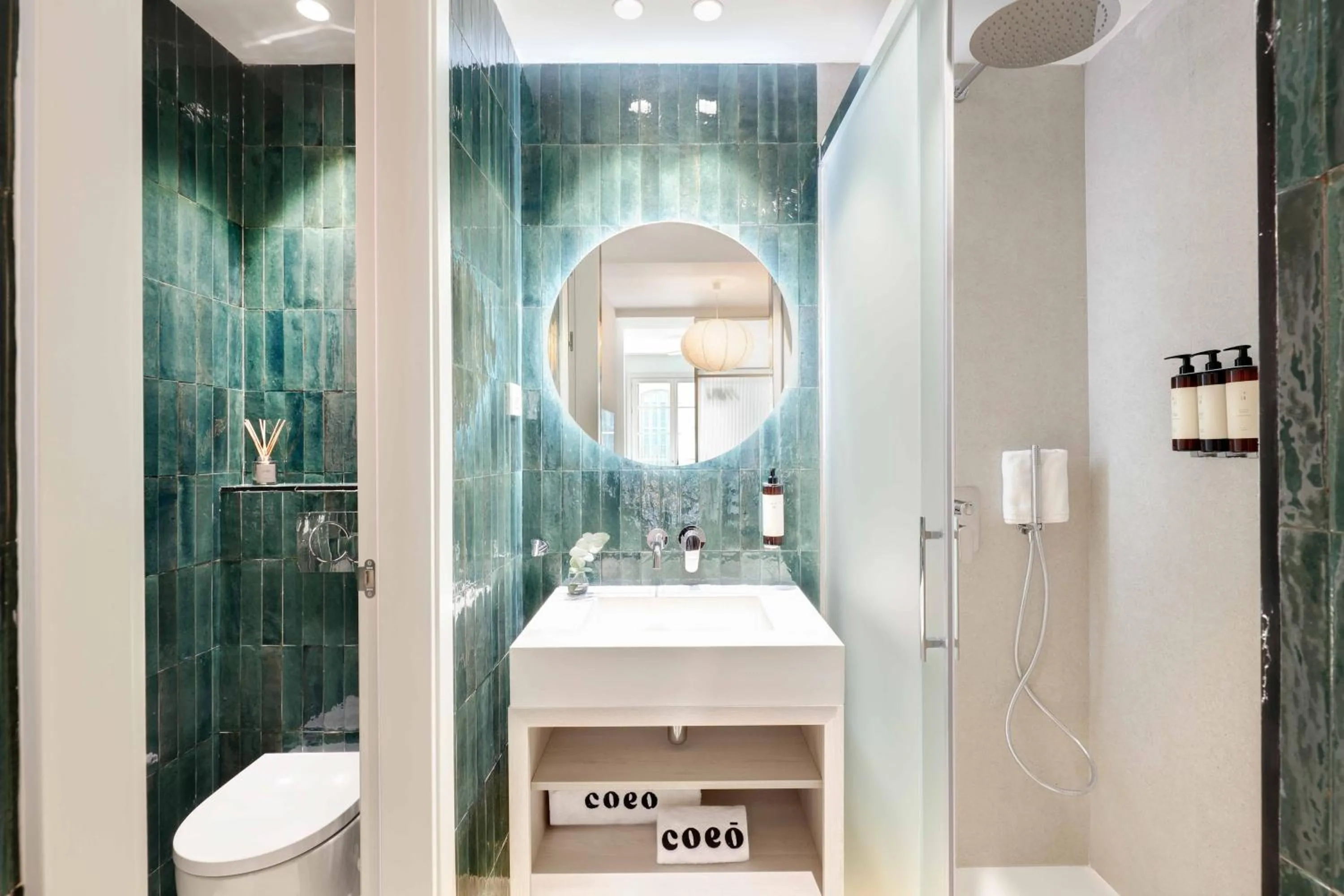 Shower in Coeo Frailes Design Apartments