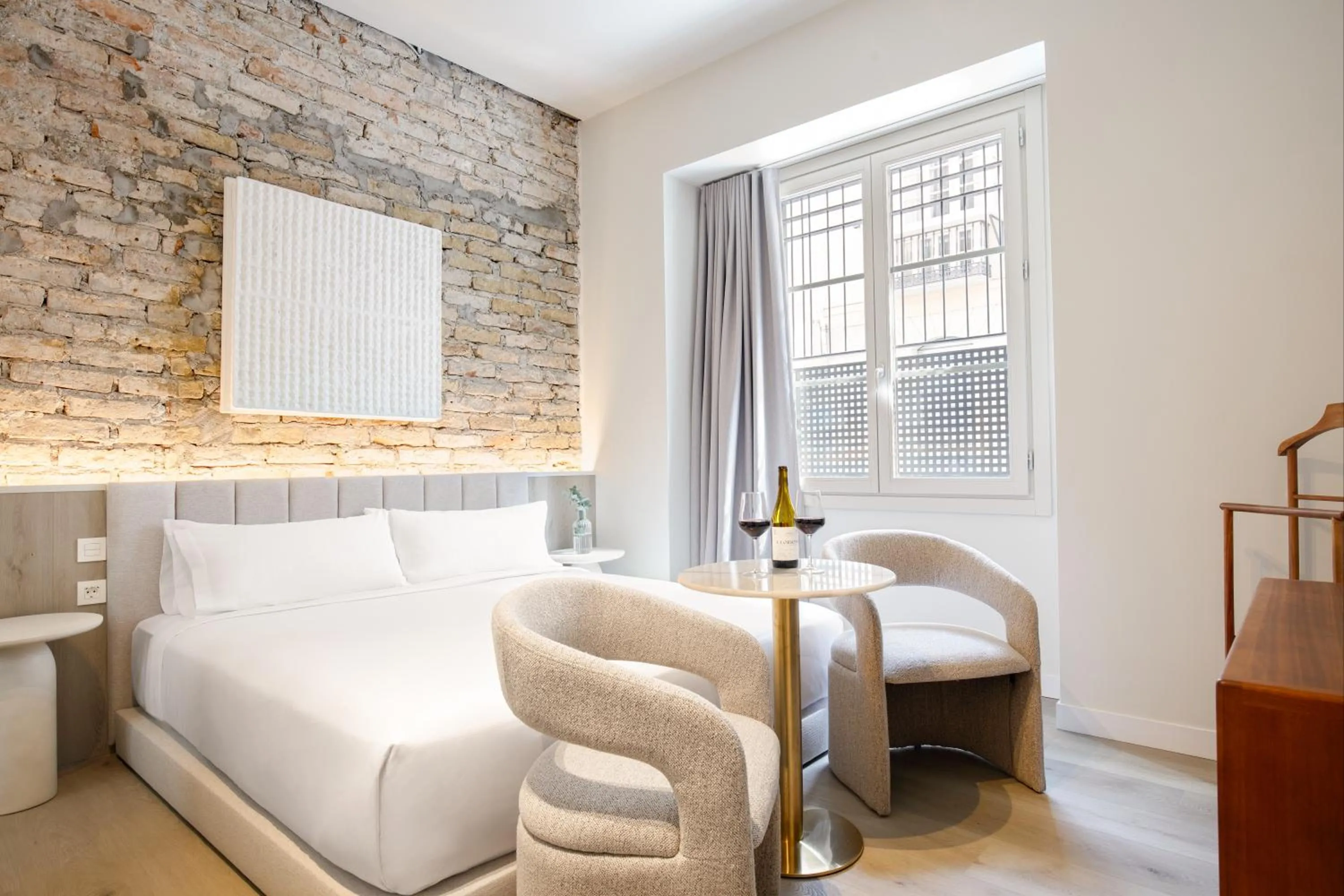 Photo of the whole room, Bed in Coeo Frailes Design Apartments