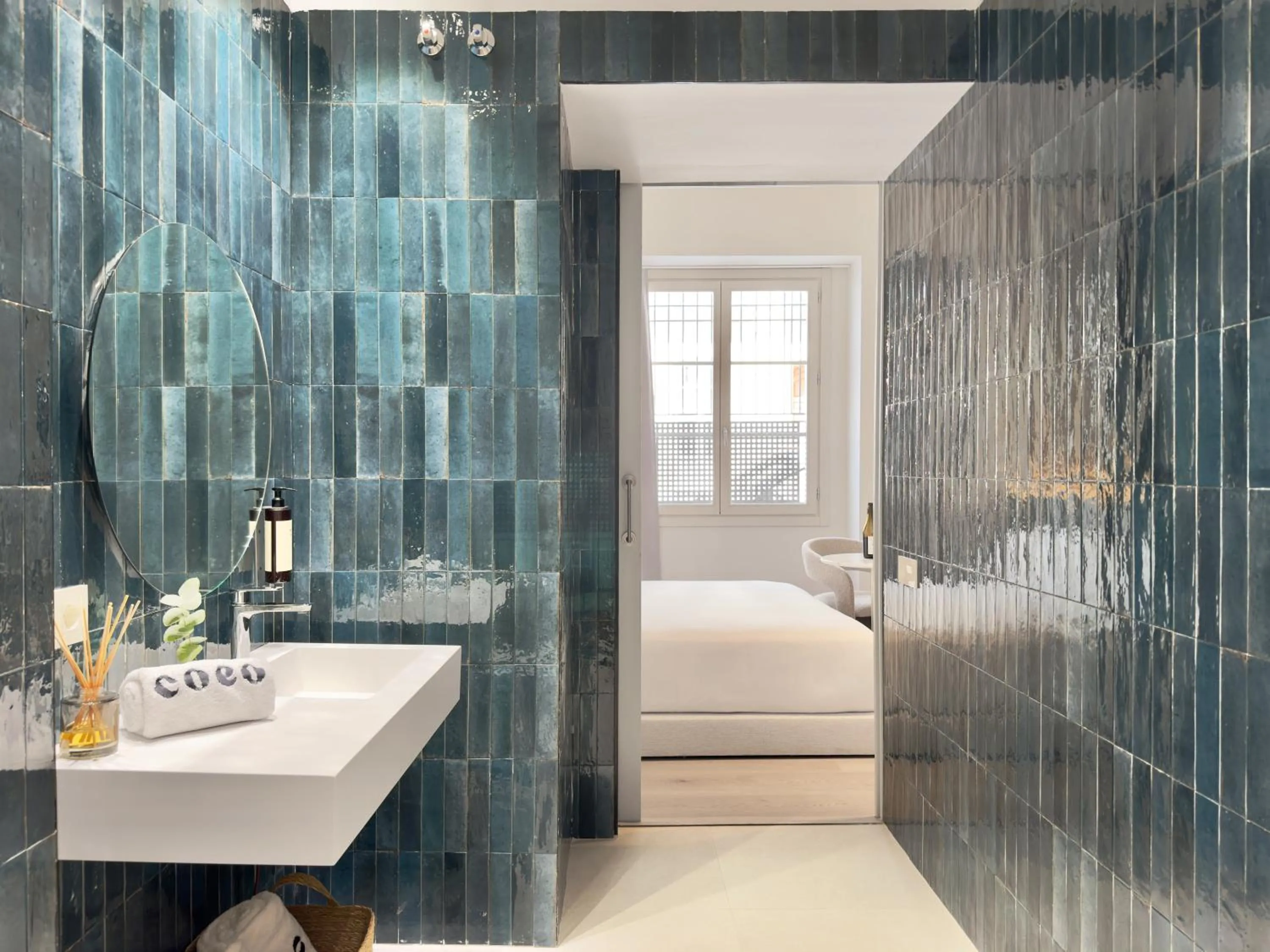 Bathroom, Bed in Coeo Frailes Design Apartments