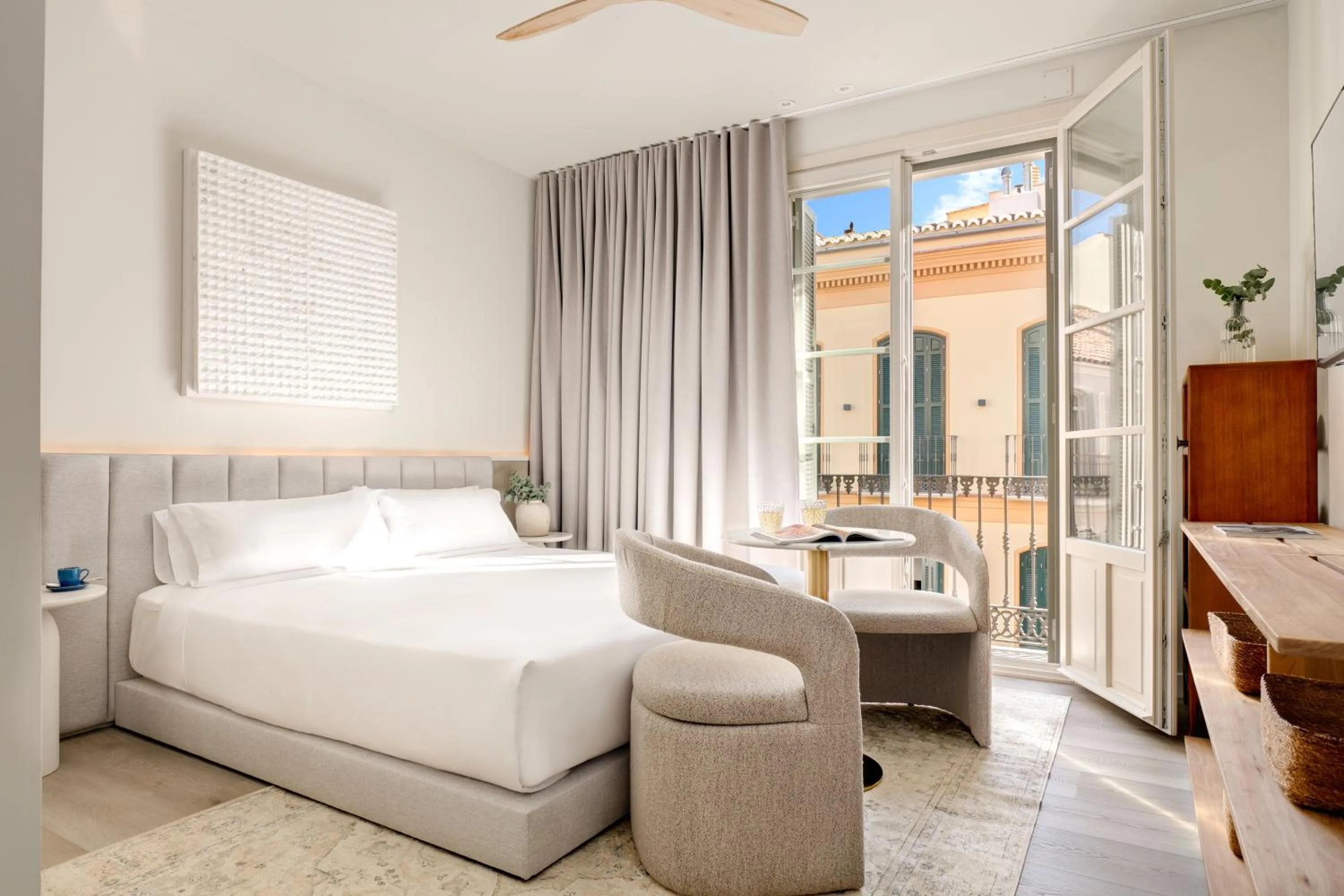 Photo of the whole room, Bed in Coeo Frailes Design Apartments