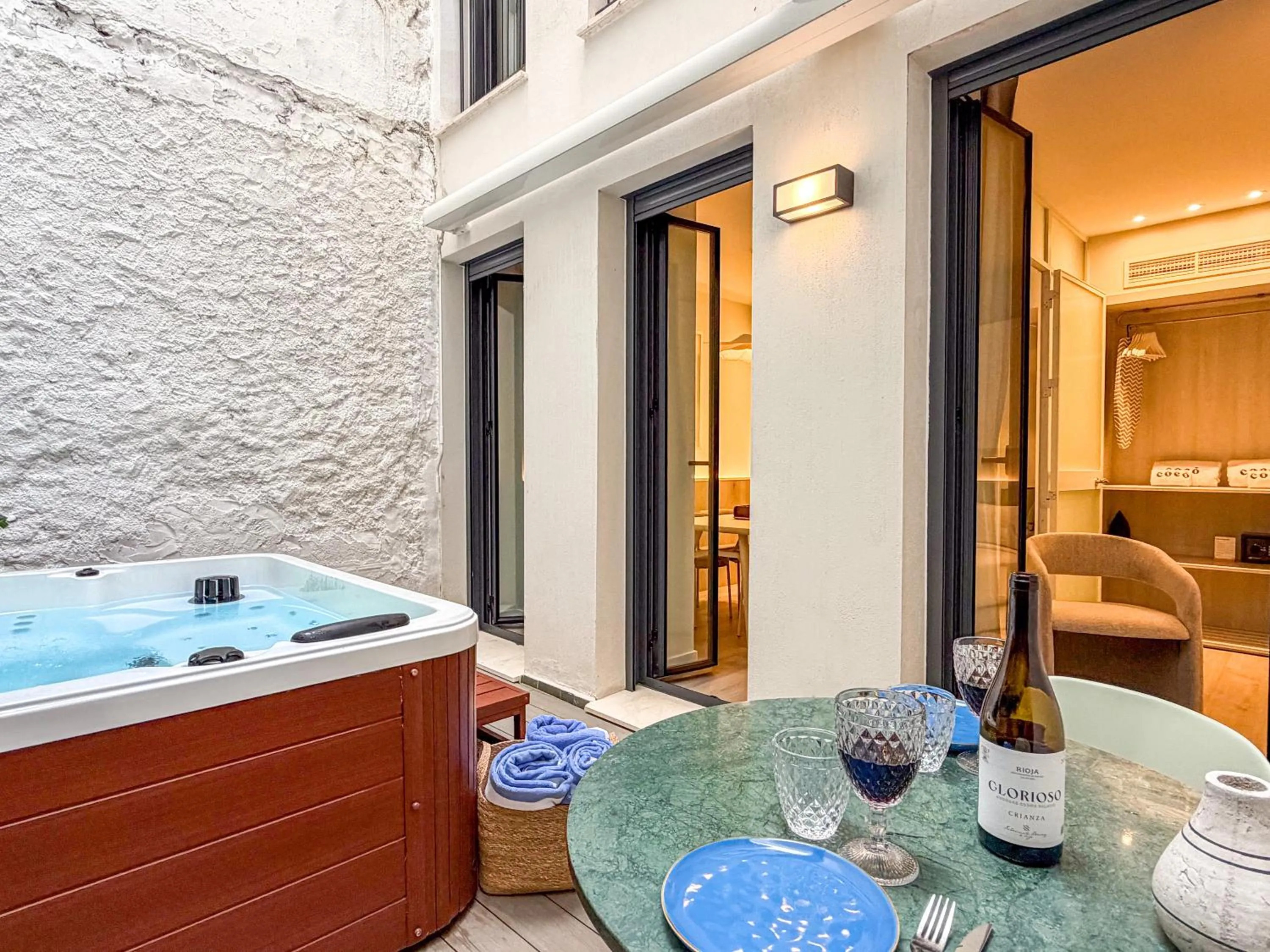Hot Tub in Coeo Frailes Design Apartments