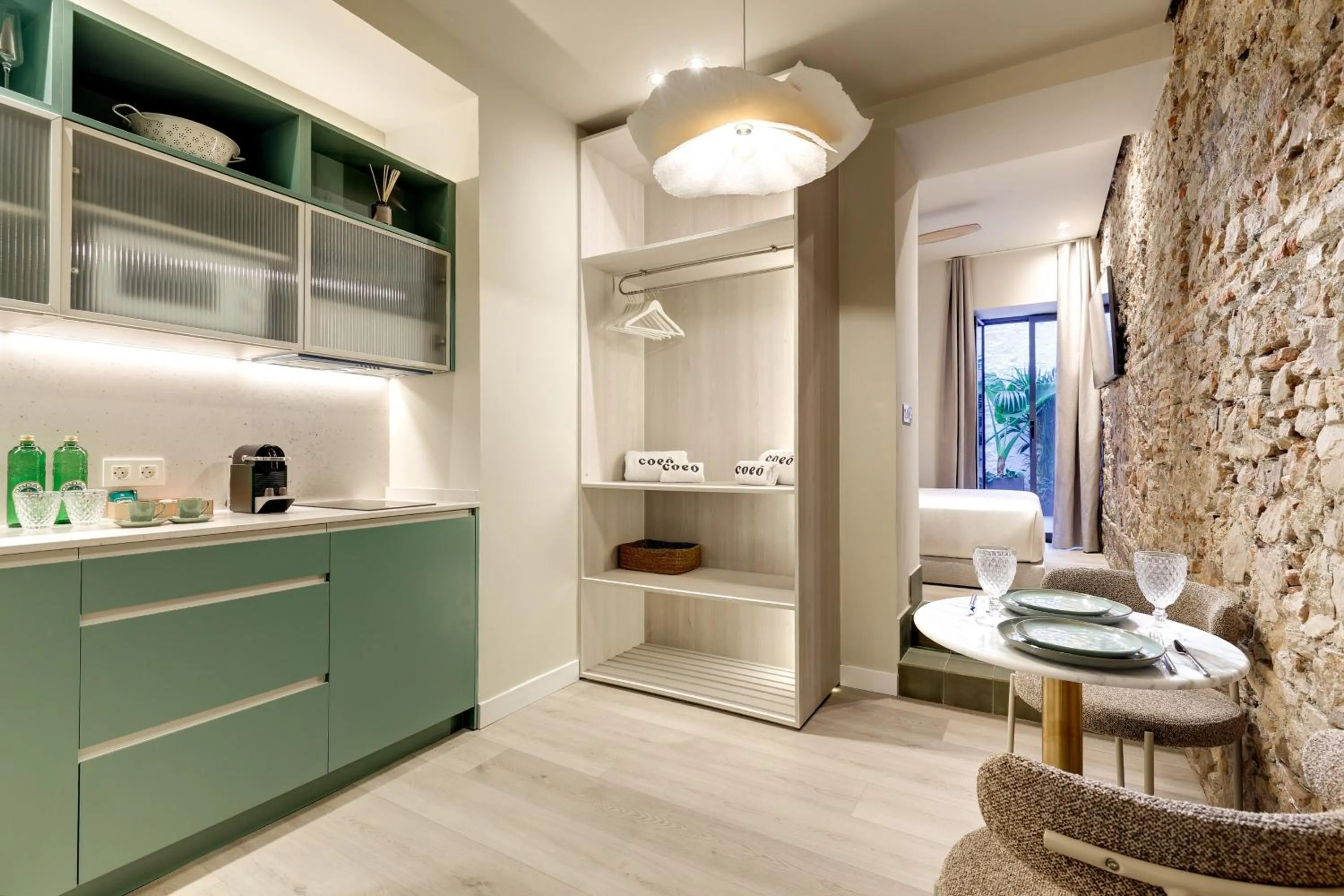 Photo of the whole room in Coeo Frailes Design Apartments