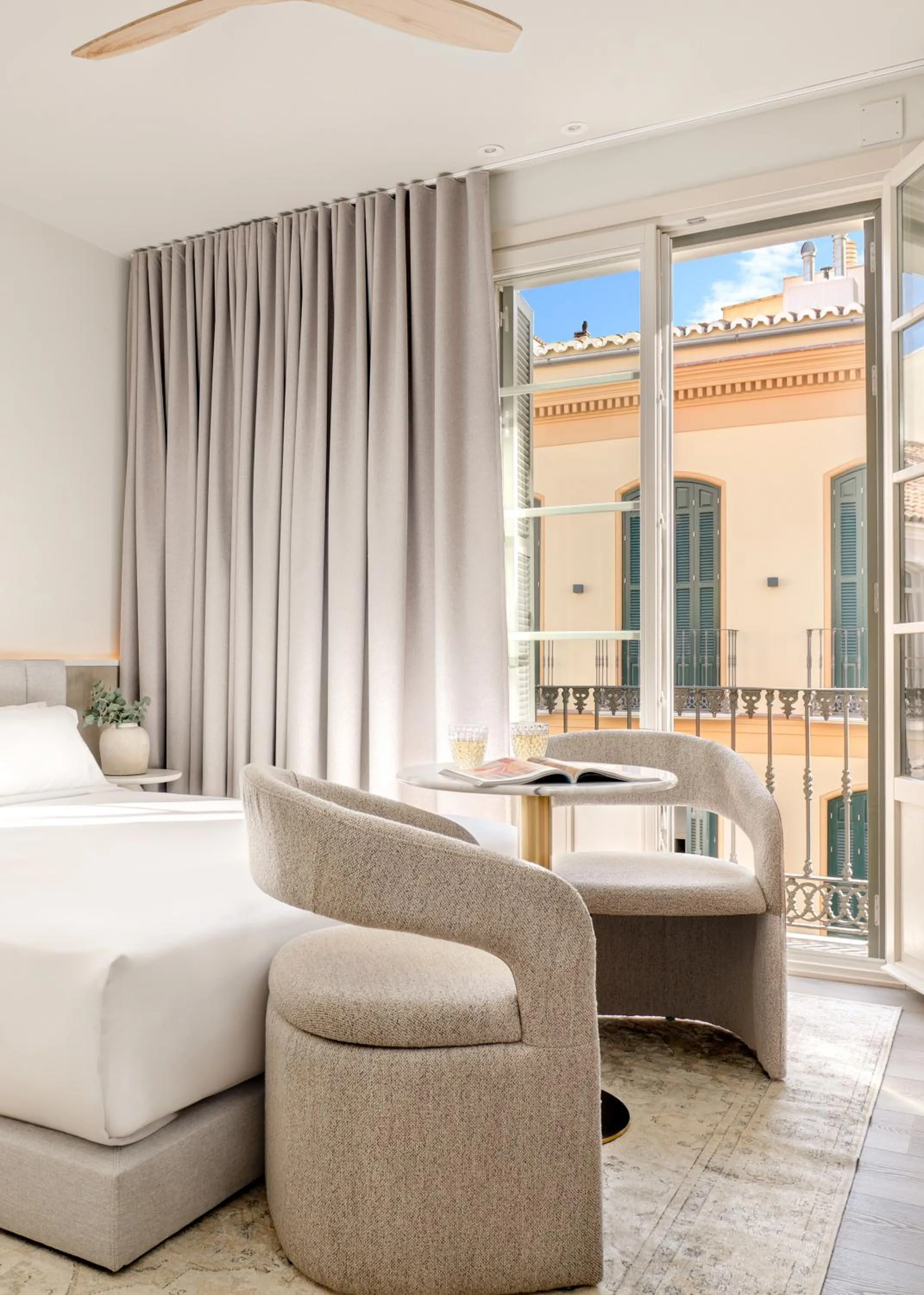 Bed in Coeo Frailes Design Apartments