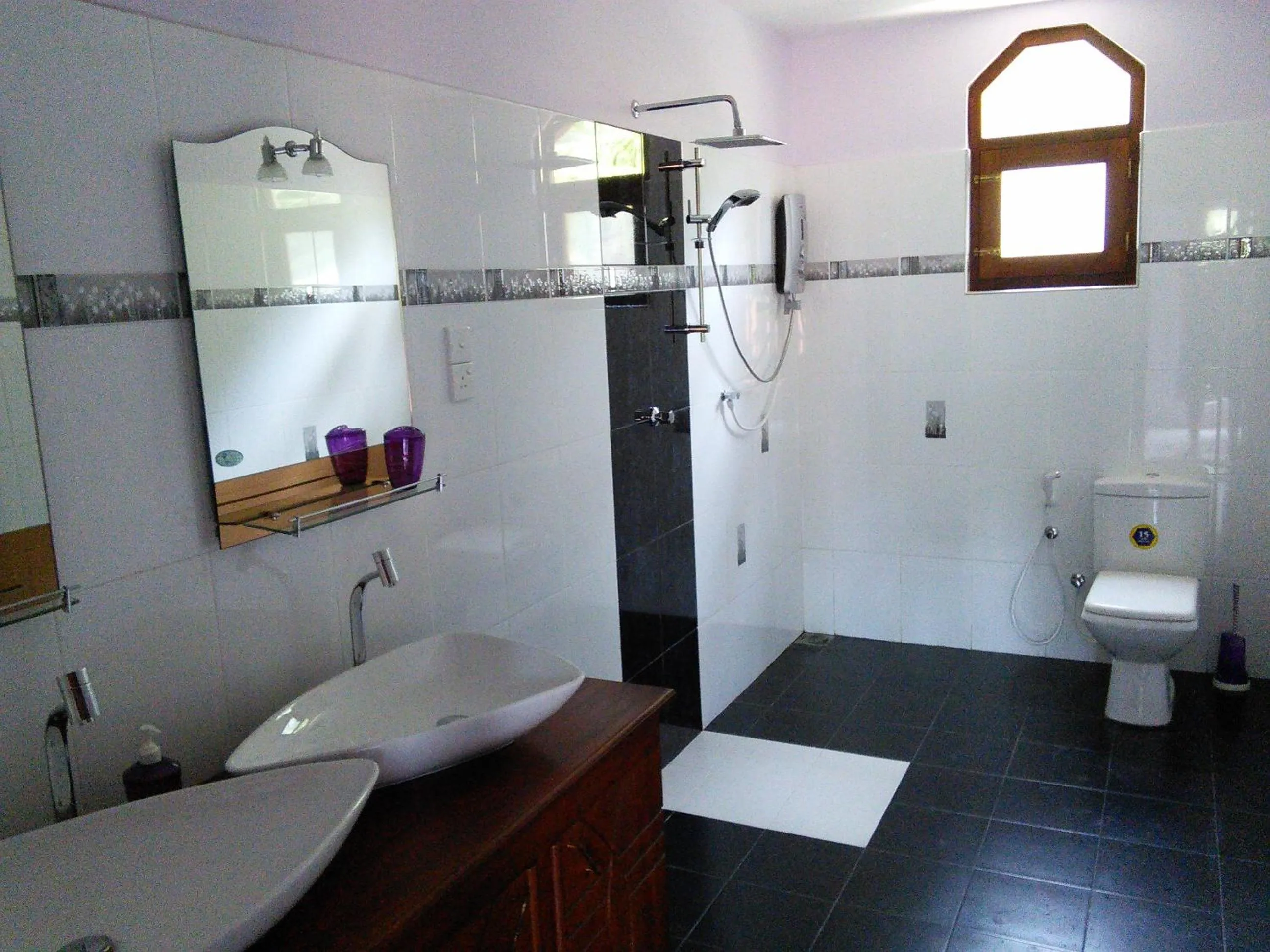 Bathroom in King Coconut Lodge