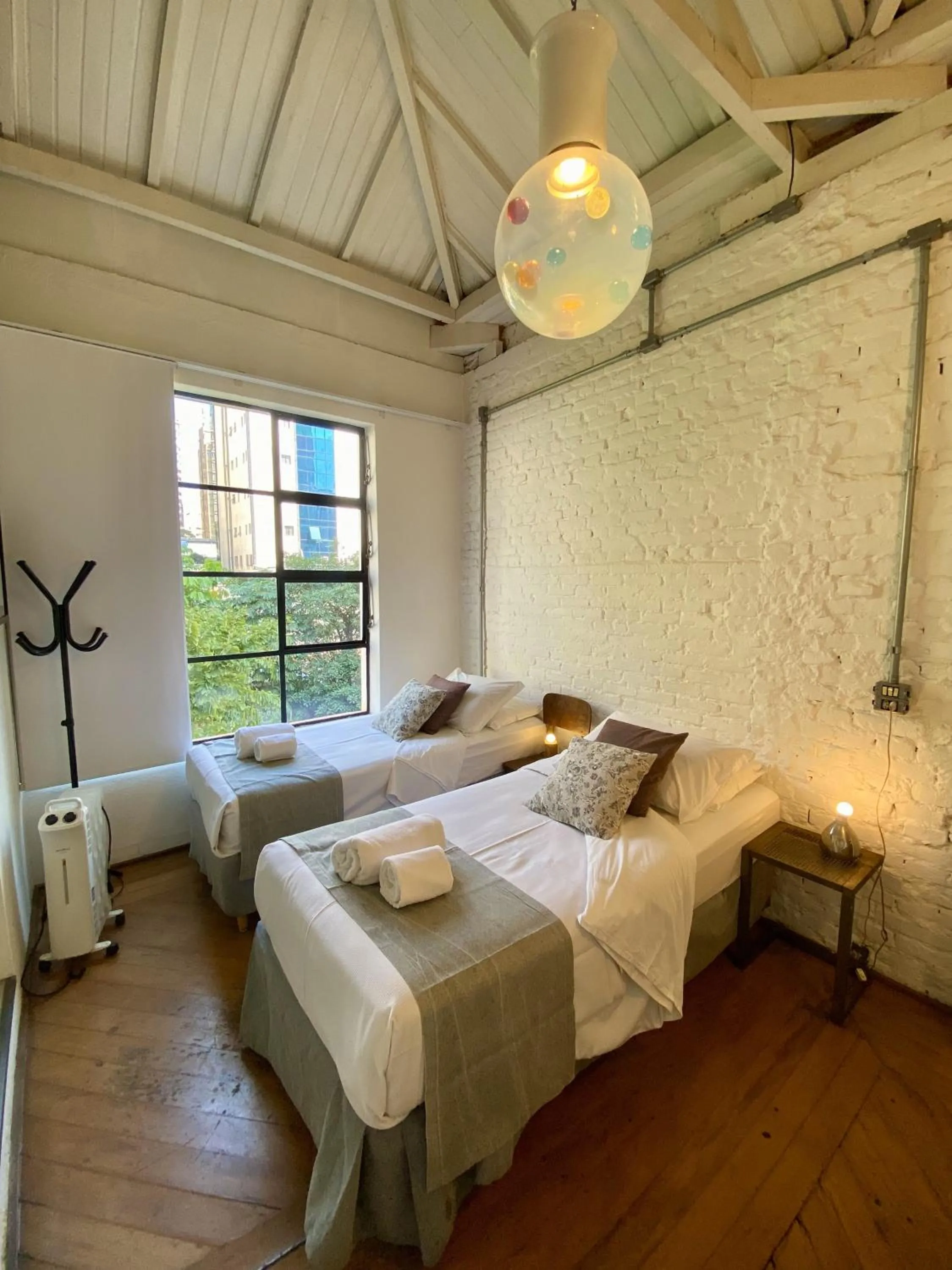 Property building, Bed in Guest Urban Hotel Design Pinheiros