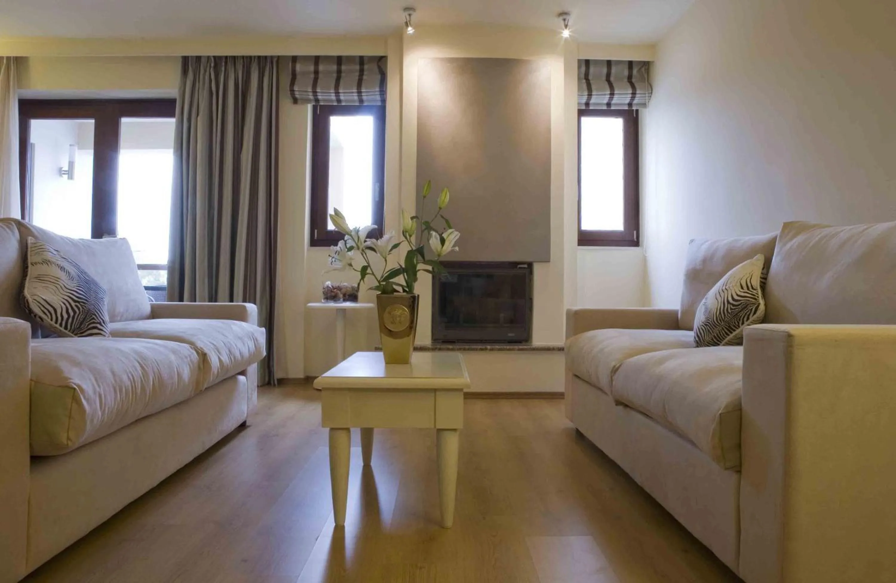 Seating area in Valis Resort Hotel