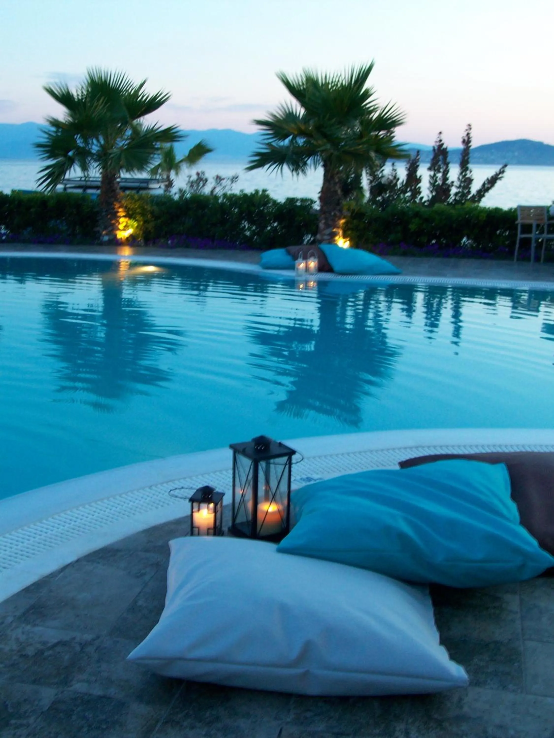 Swimming pool in Valis Resort Hotel