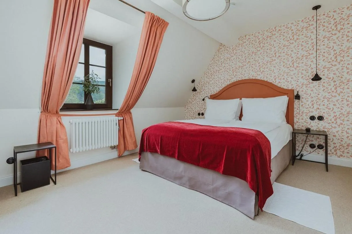 Bed in Burg Reichenstein