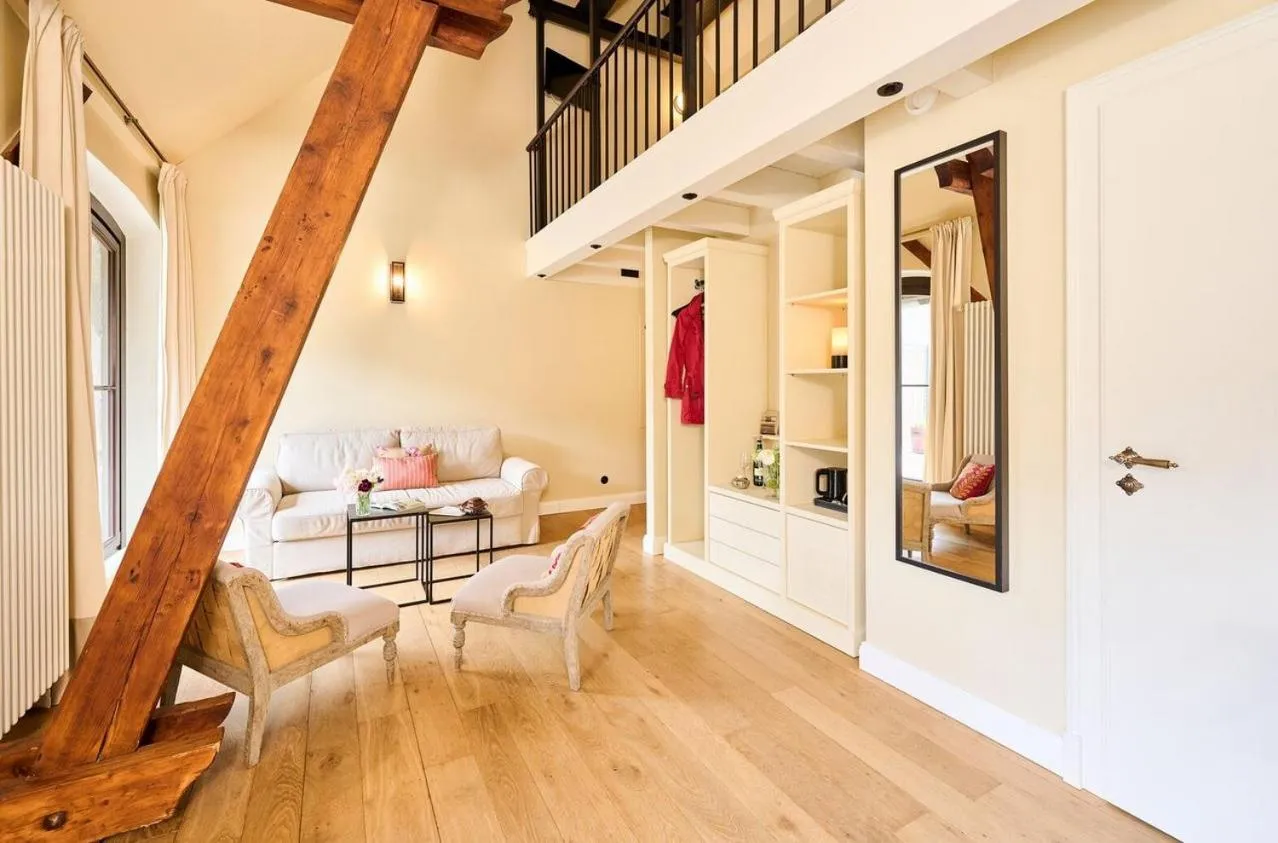 Photo of the whole room in Burg Reichenstein