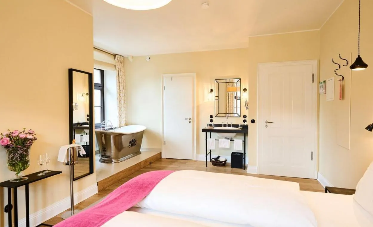 Bed in Burg Reichenstein