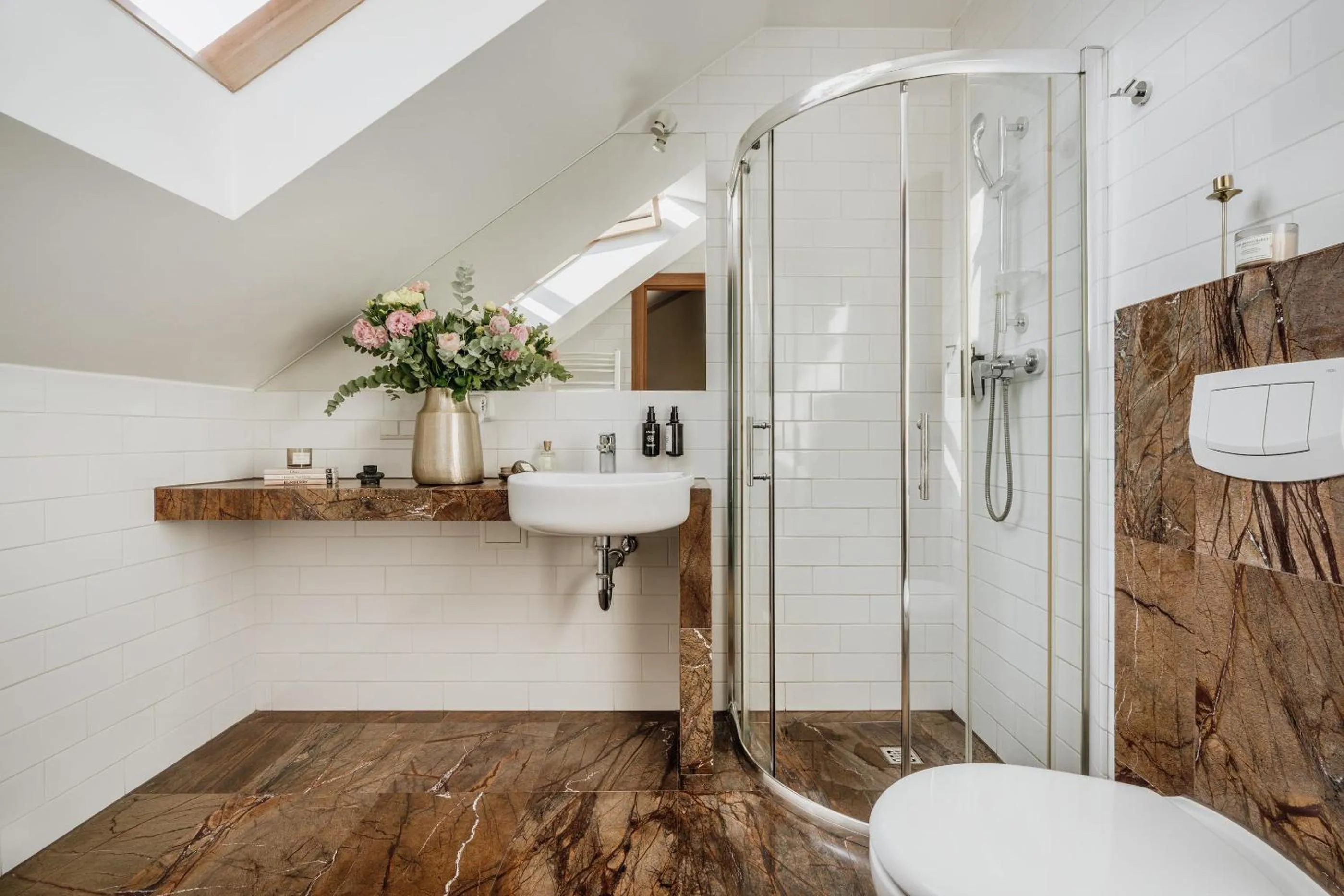 Shower in Grottger Luxury Boutique Hotel City