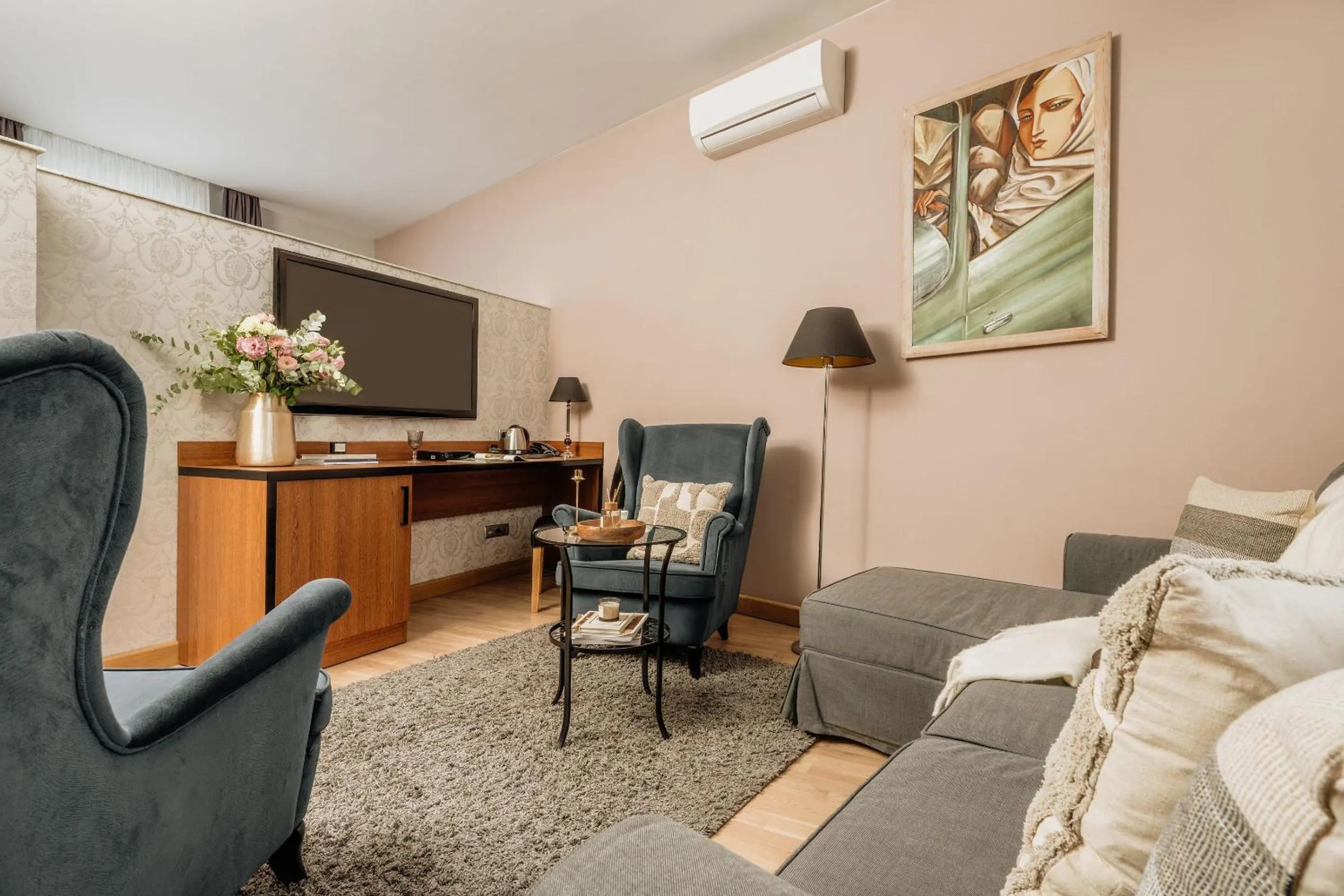 TV and multimedia in Grottger Luxury Boutique Hotel City