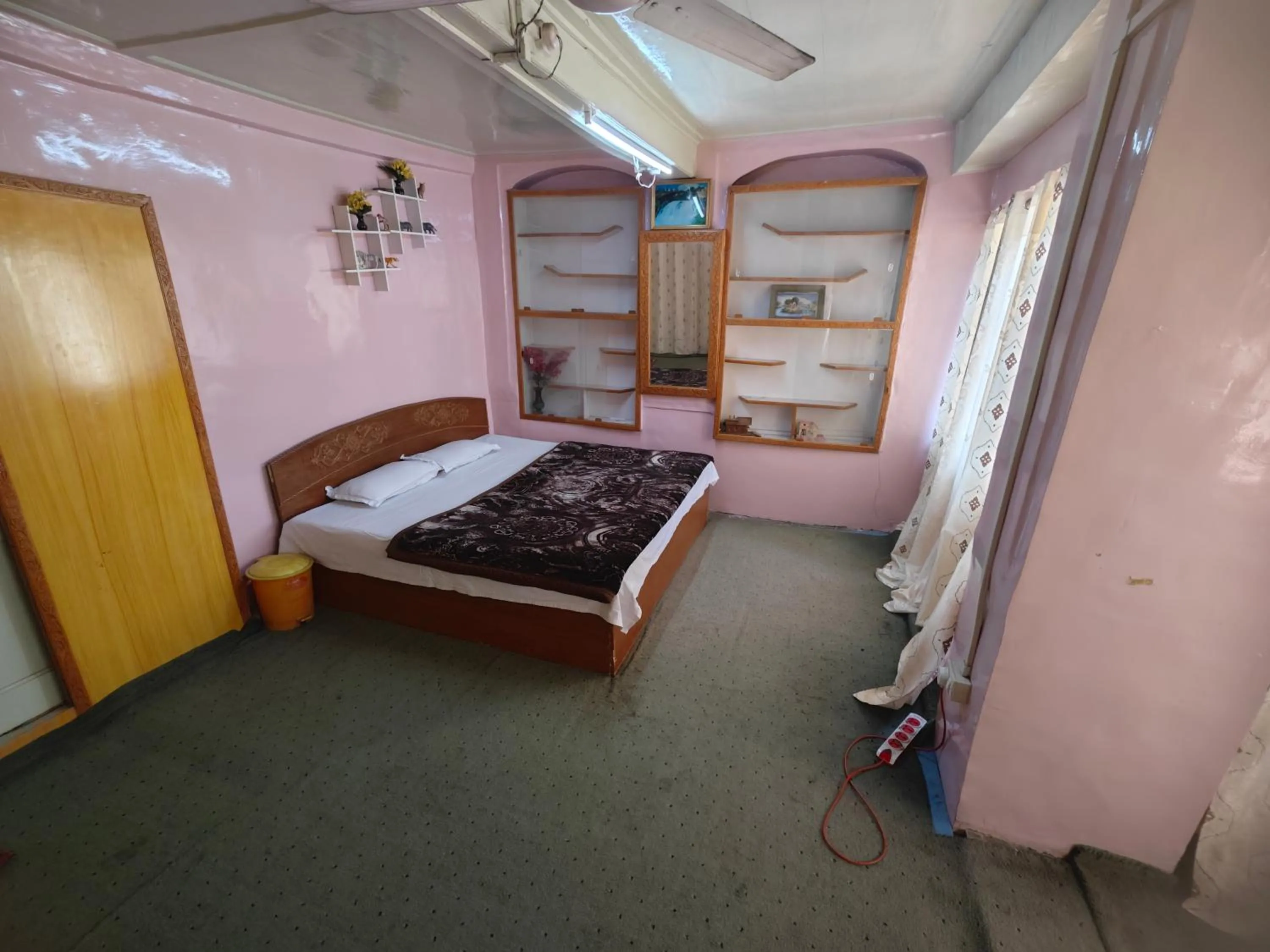 Family Room with Lake View - single occupancy in Lake Boulevard Guest House