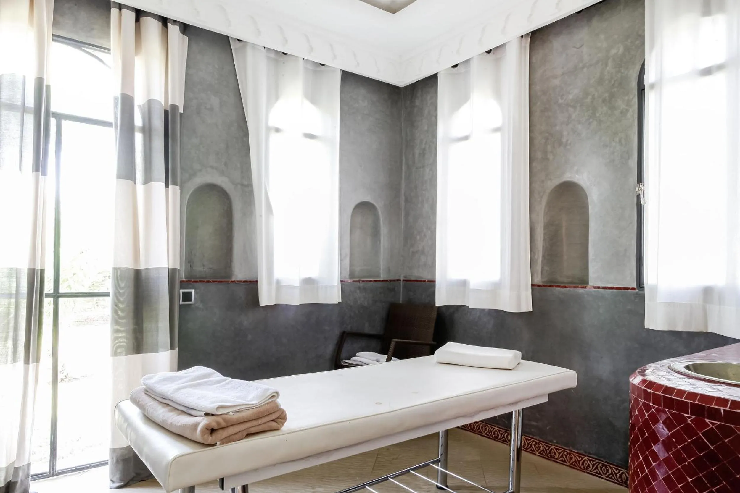 Mexance Villa with large hosting capacity, private heated pool, Fitness and SPA