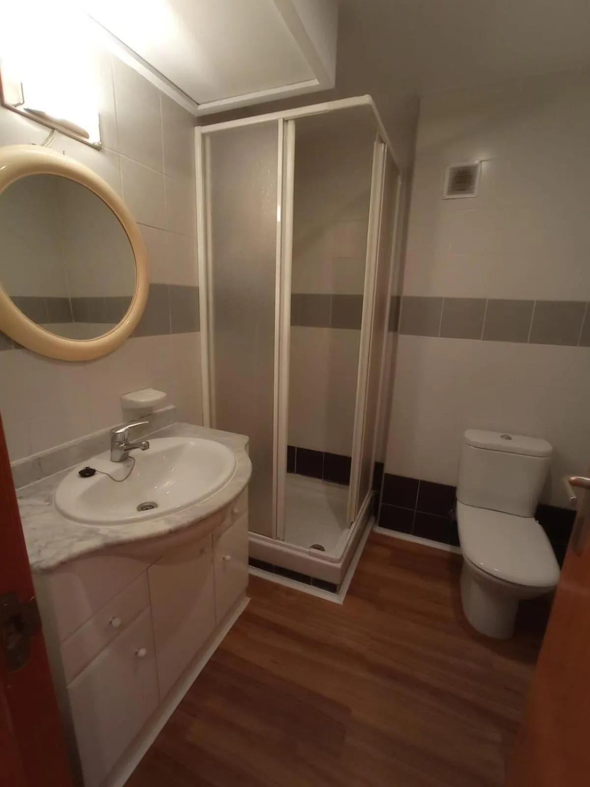 Shower in MiCampus Burjassot 1 Student Residence