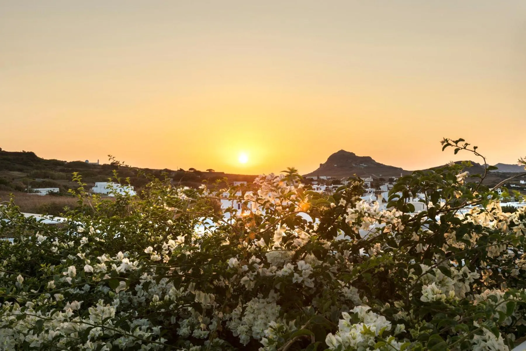 White Tinos Luxury Suites