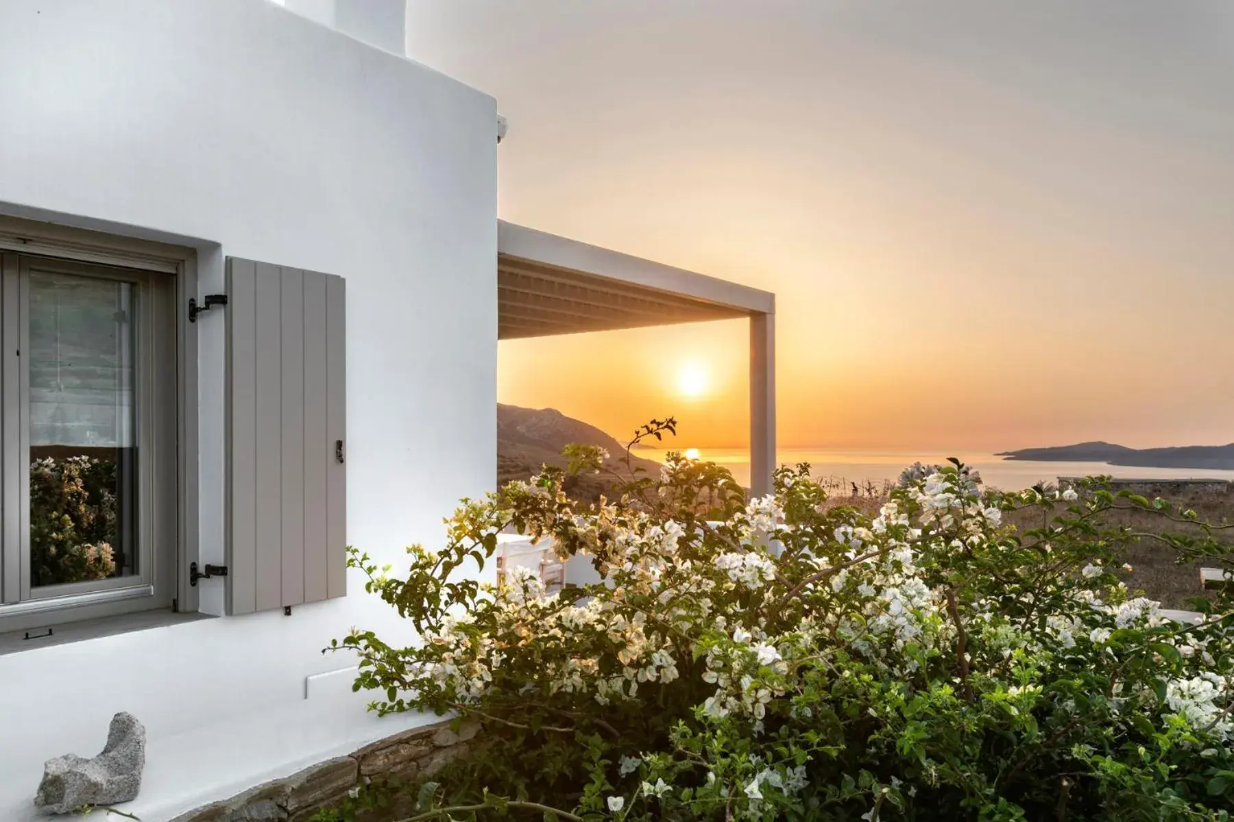 White Tinos Luxury Suites White Tinos Luxury Suites