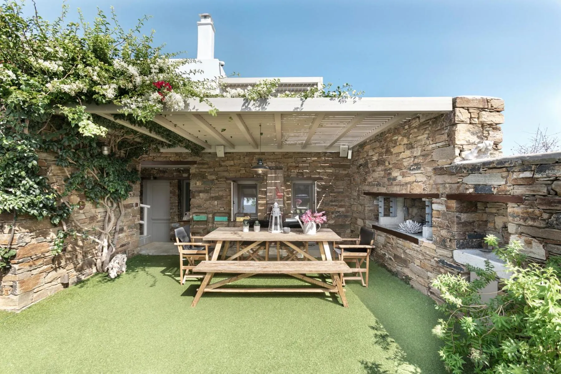 White Tinos Luxury Suites