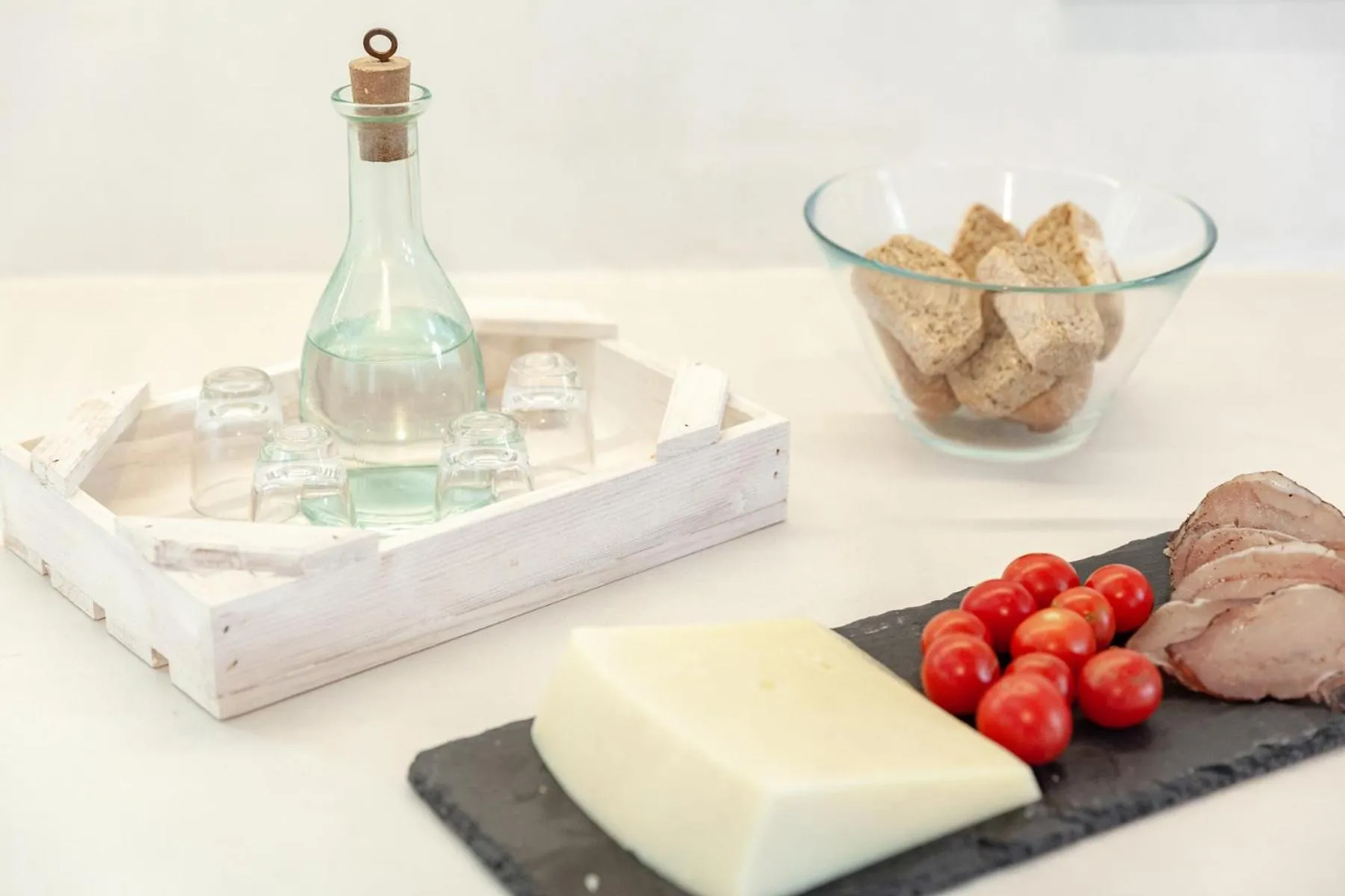 White Tinos Luxury Suites