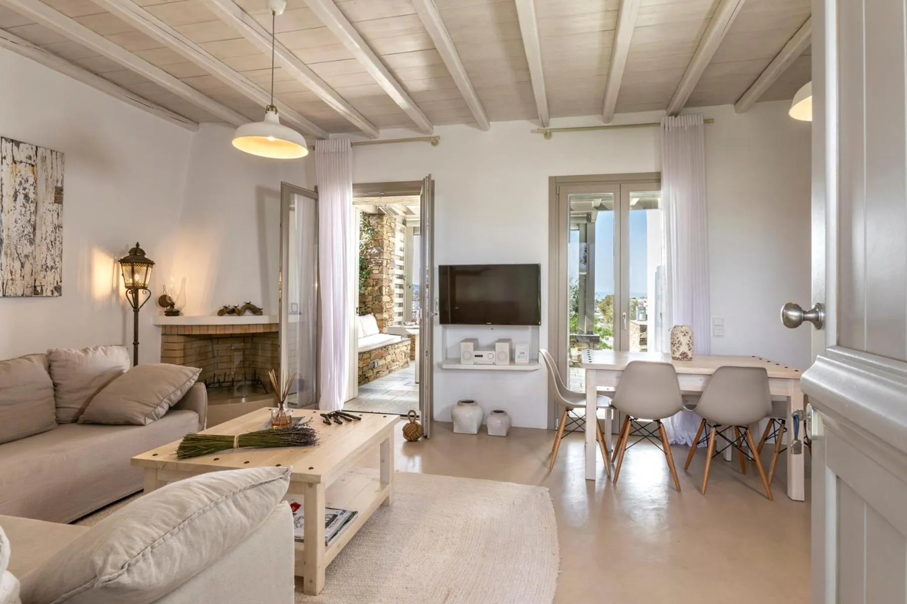White Tinos Luxury Suites