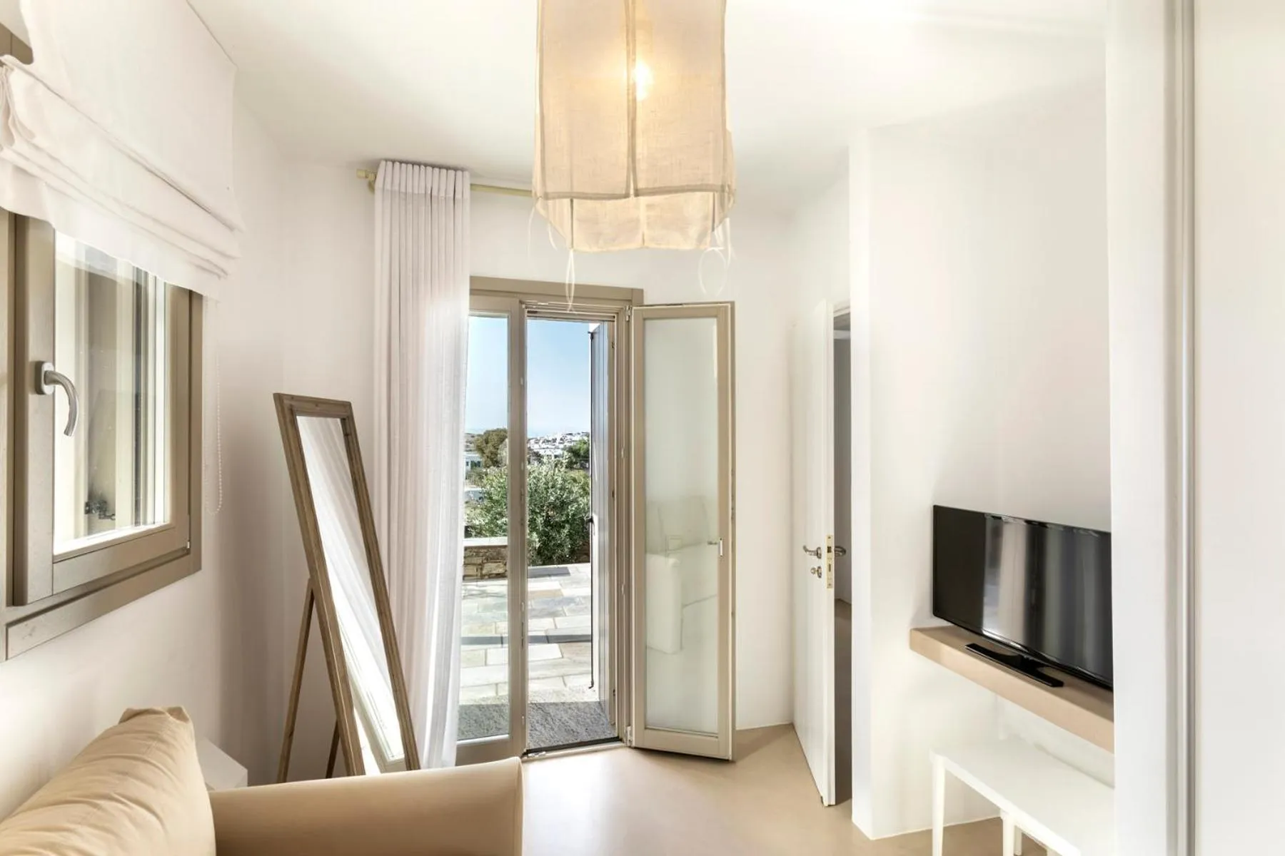 White Tinos Luxury Suites