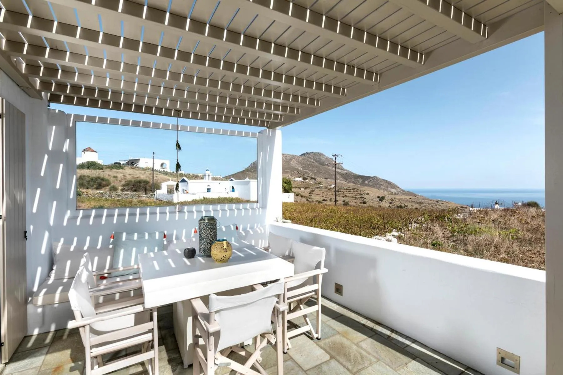 White Tinos Luxury Suites