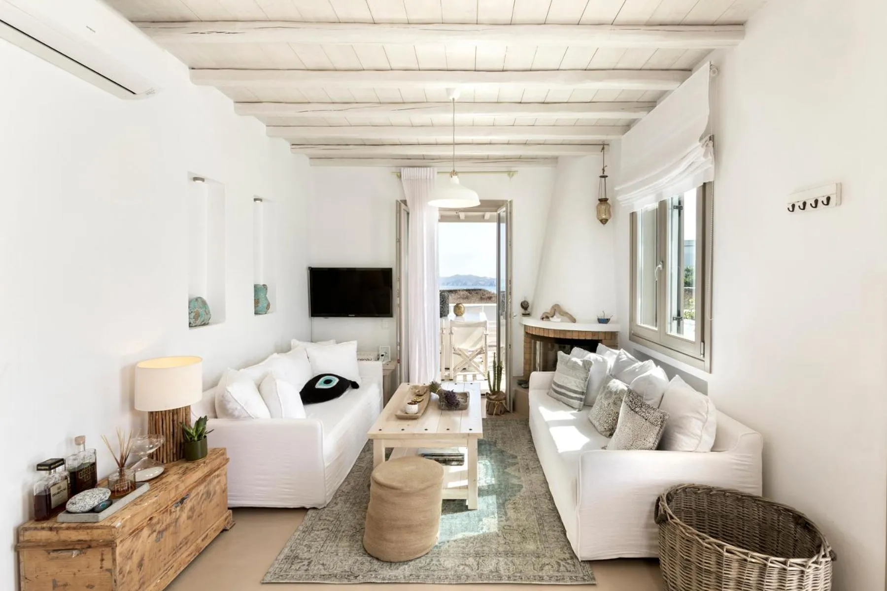 White Tinos Luxury Suites