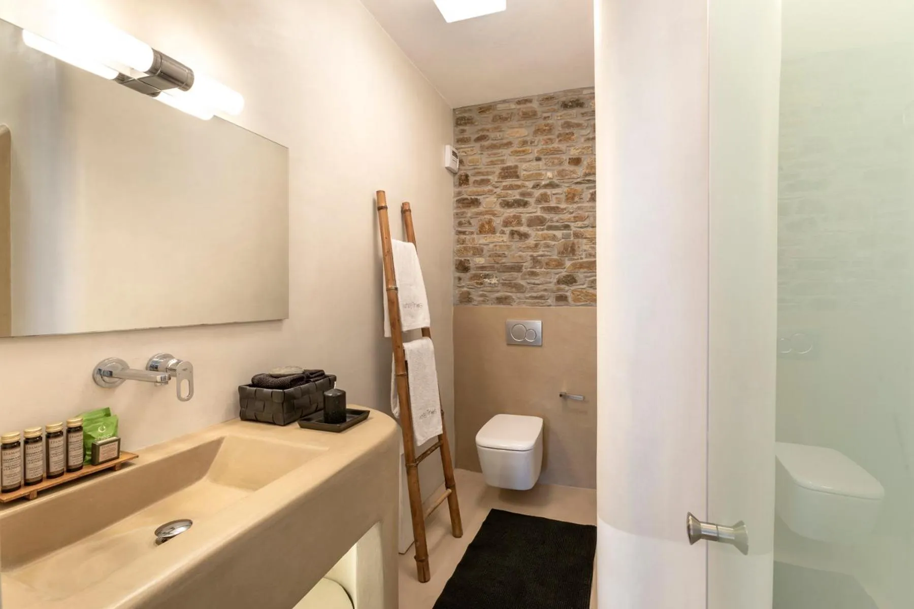 White Tinos Luxury Suites