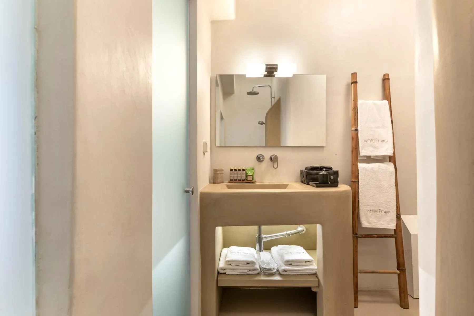 White Tinos Luxury Suites