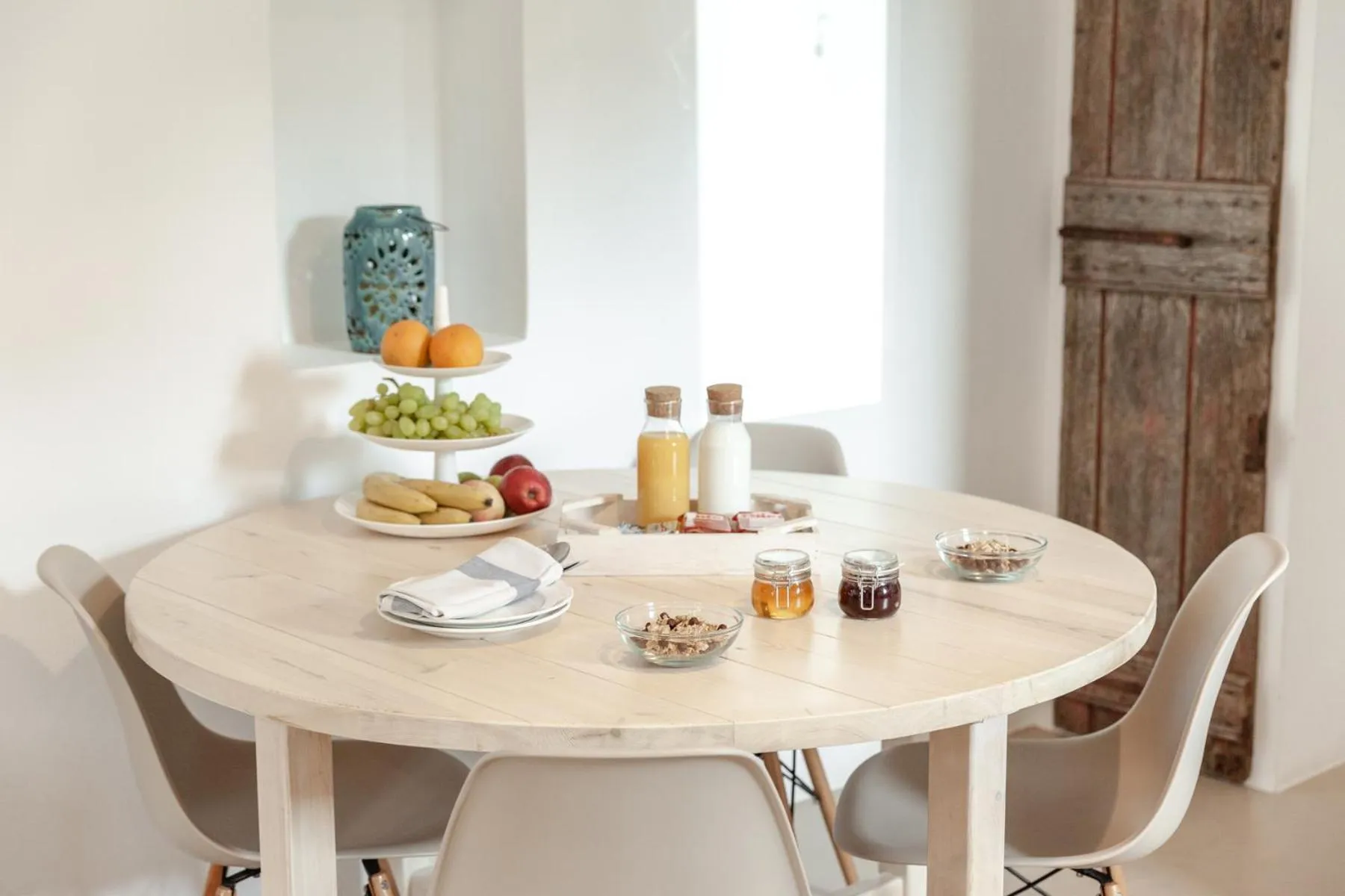 White Tinos Luxury Suites