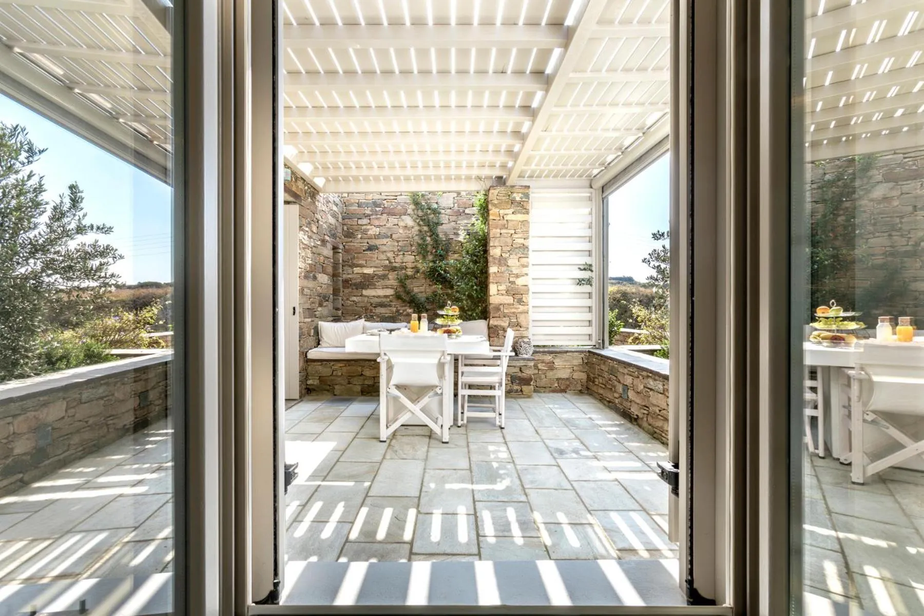 White Tinos Luxury Suites