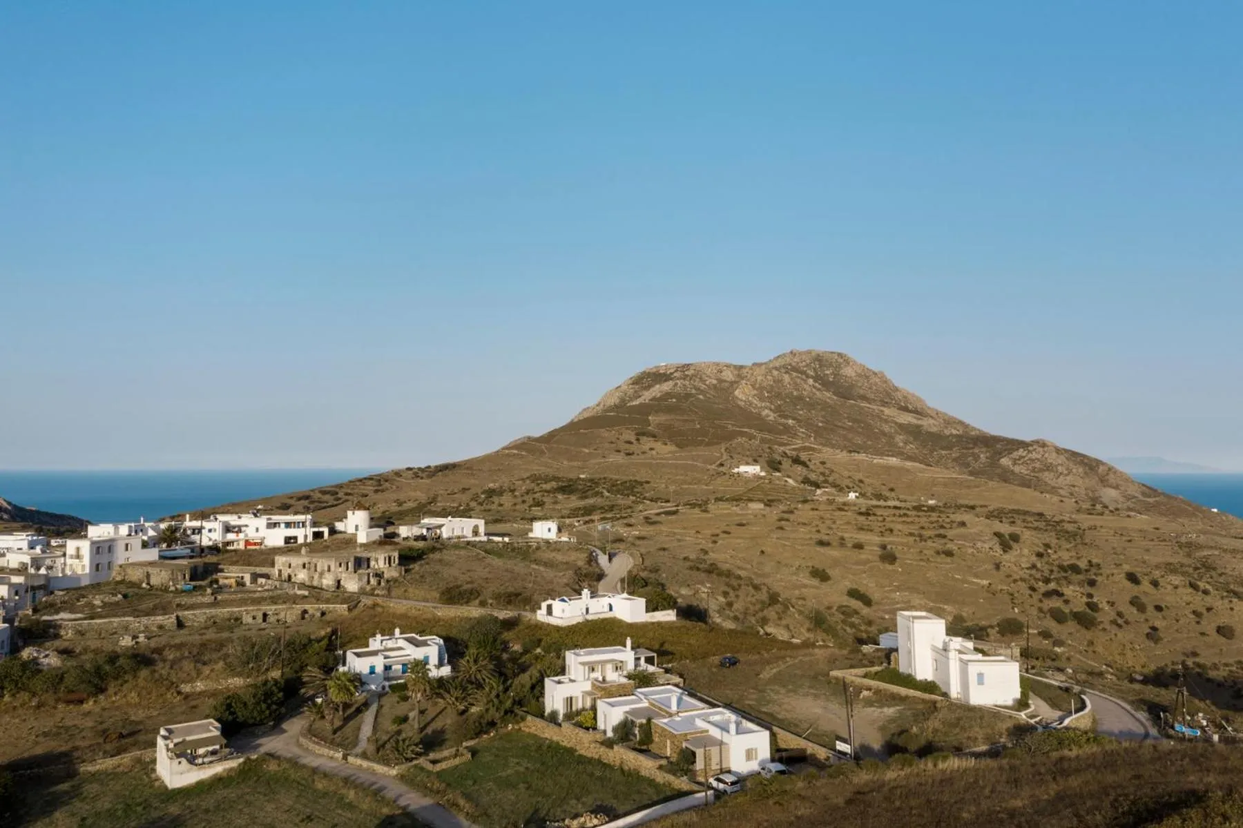 White Tinos Luxury Suites
