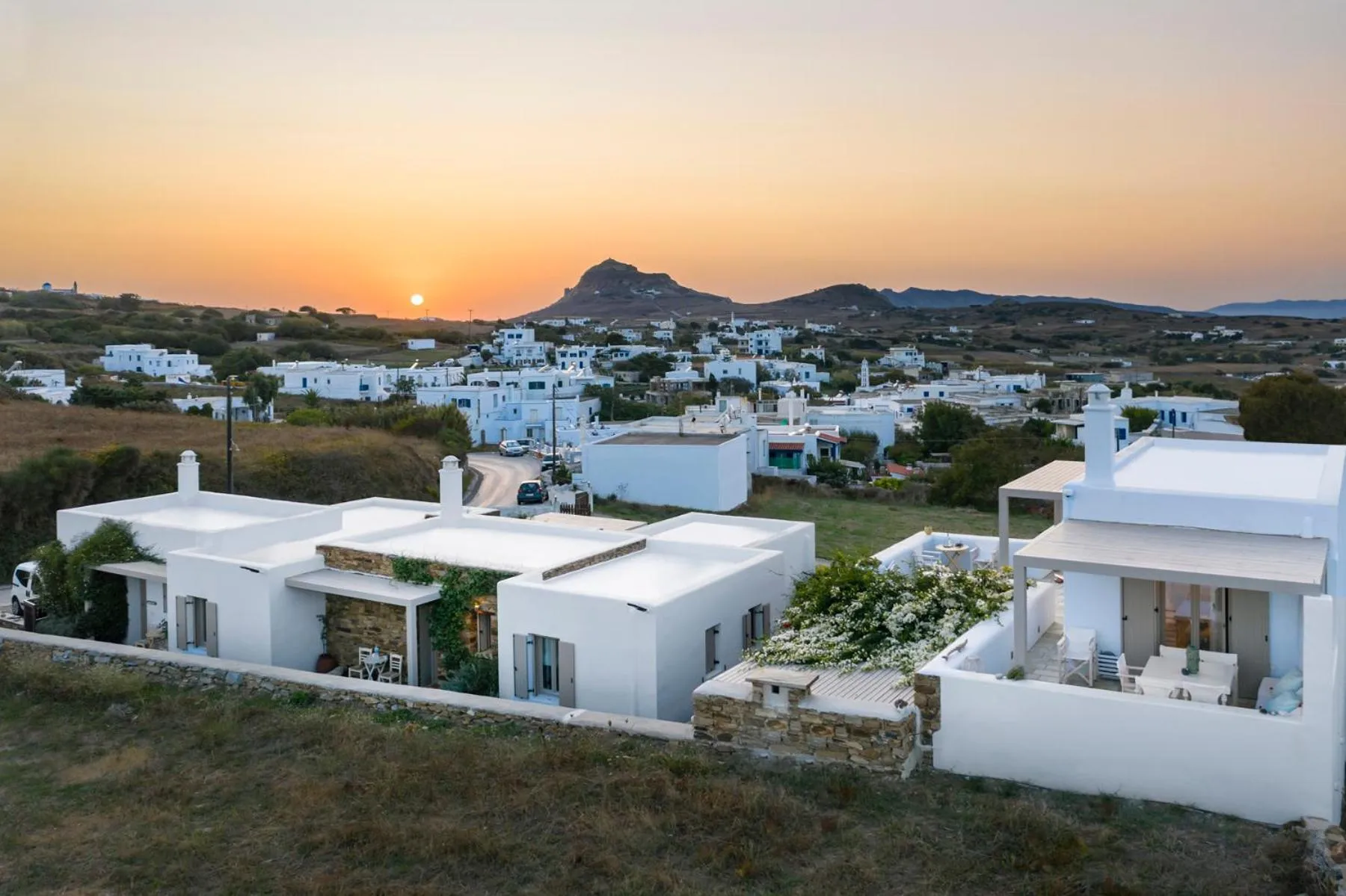 White Tinos Luxury Suites