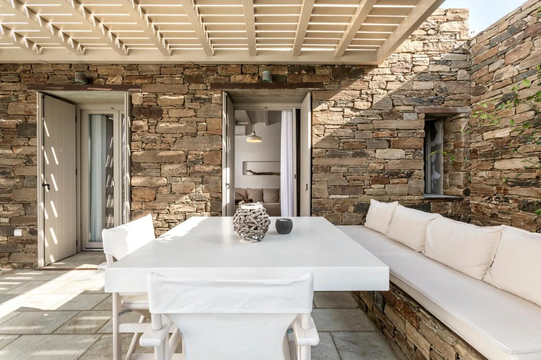 White Tinos Luxury Suites