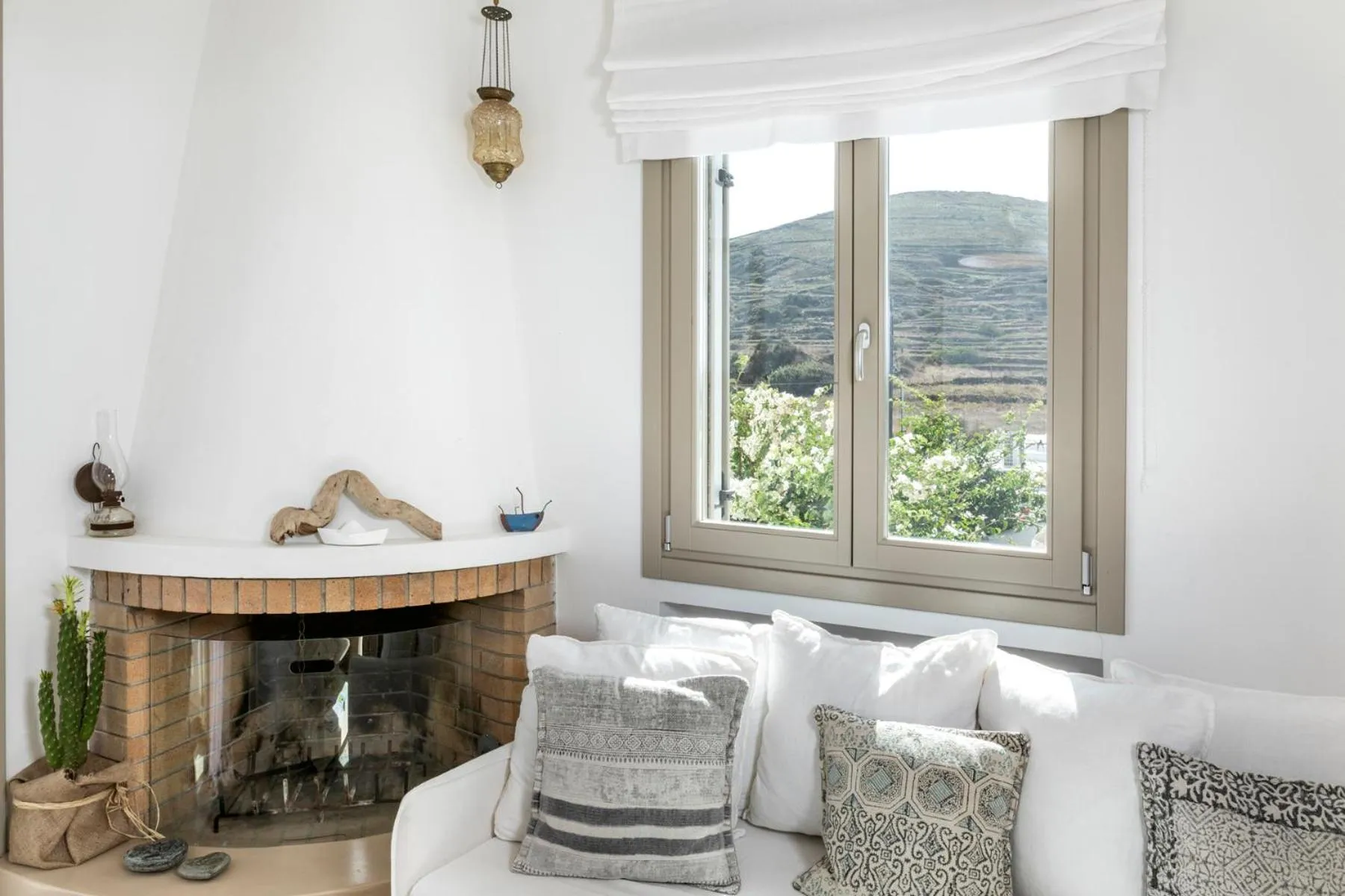 White Tinos Luxury Suites